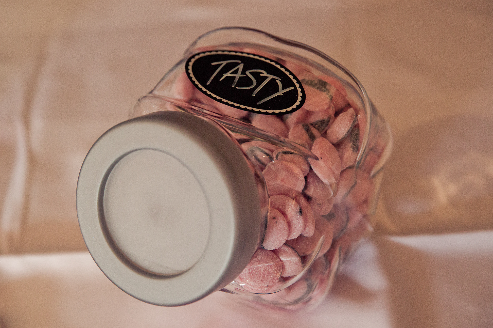 Kira&Mika, hääkuvaus Temppeliaukion kirkko, Vanha Viilatehdas