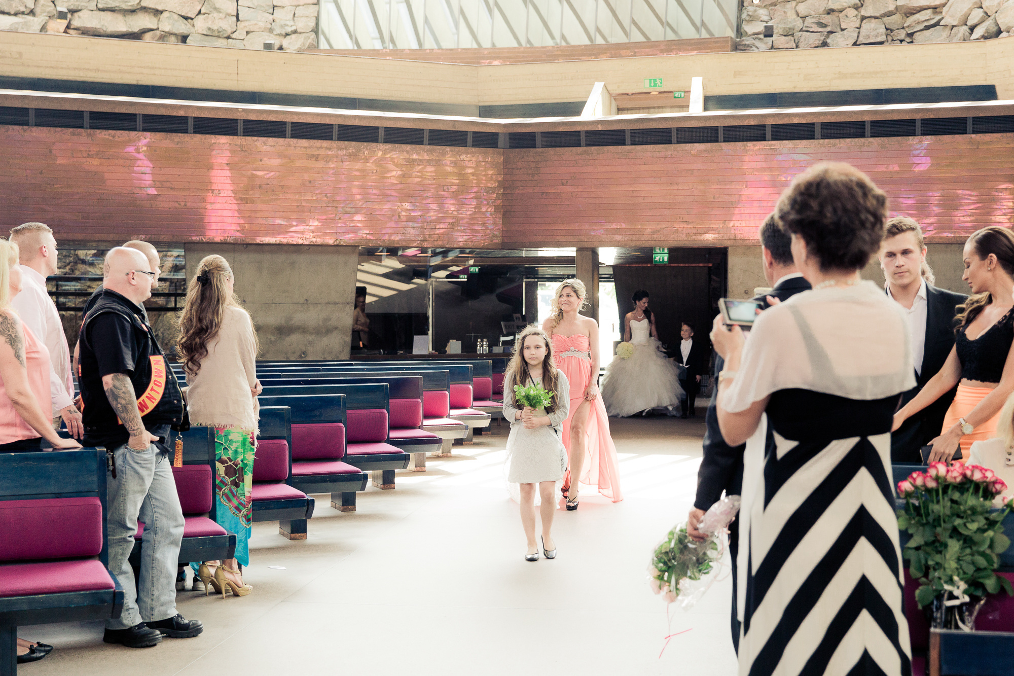 Kira&Mika, hääkuvaus Temppeliaukion kirkko, Vanha Viilatehdas