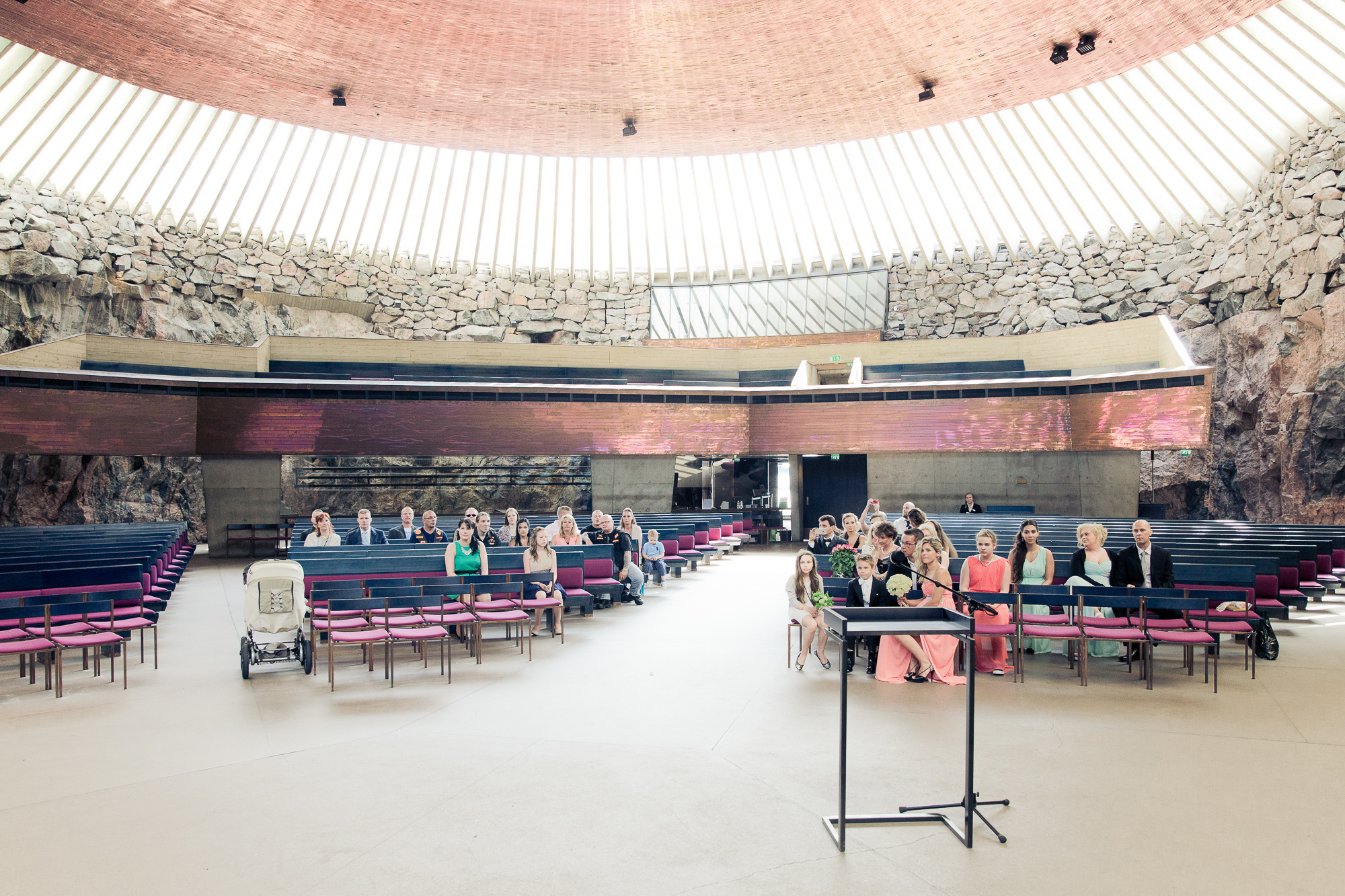 Kira&Mika, hääkuvaus Temppeliaukion kirkko, Vanha Viilatehdas