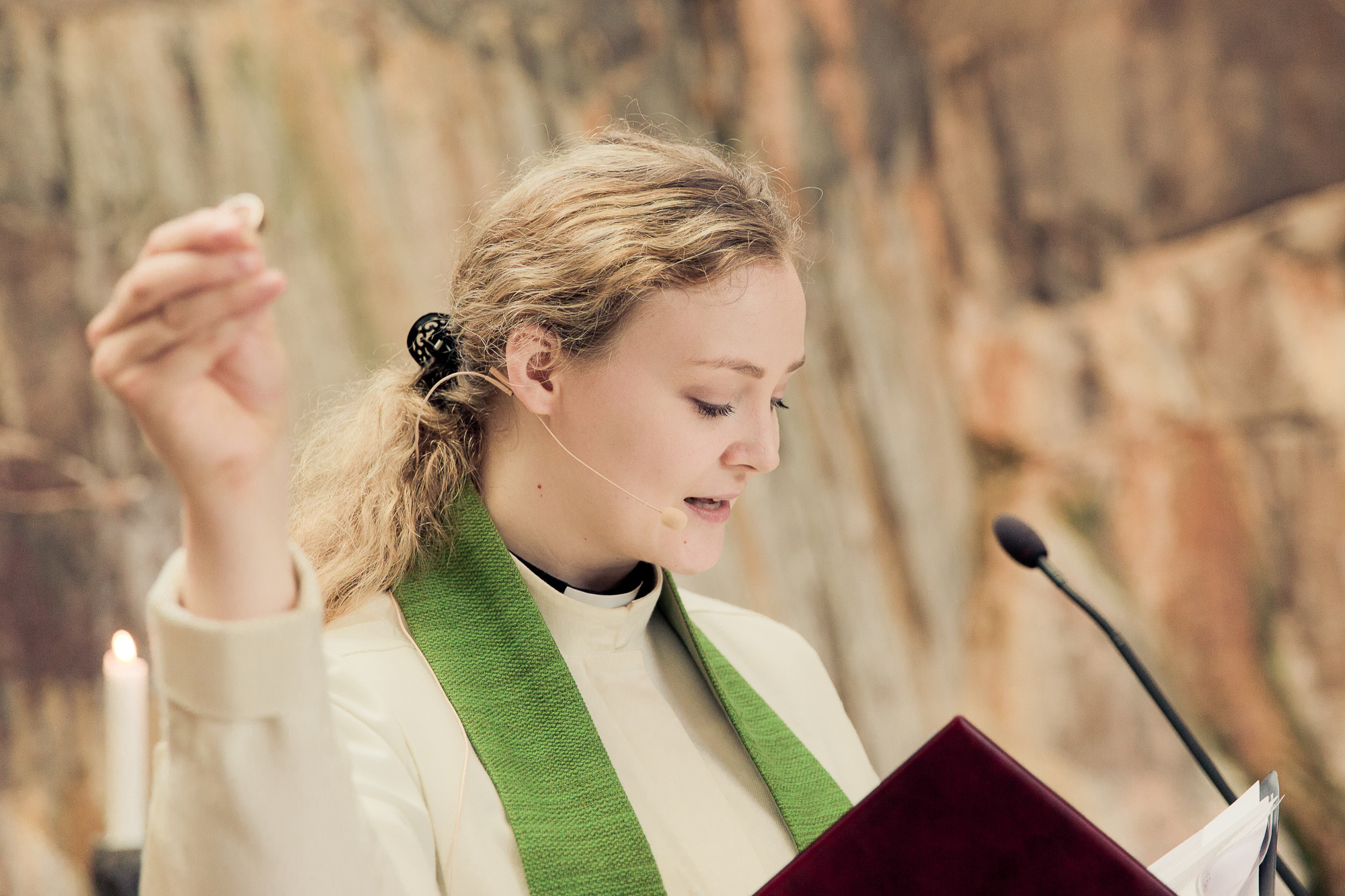 Kira&Mika, hääkuvaus Temppeliaukion kirkko, Vanha Viilatehdas