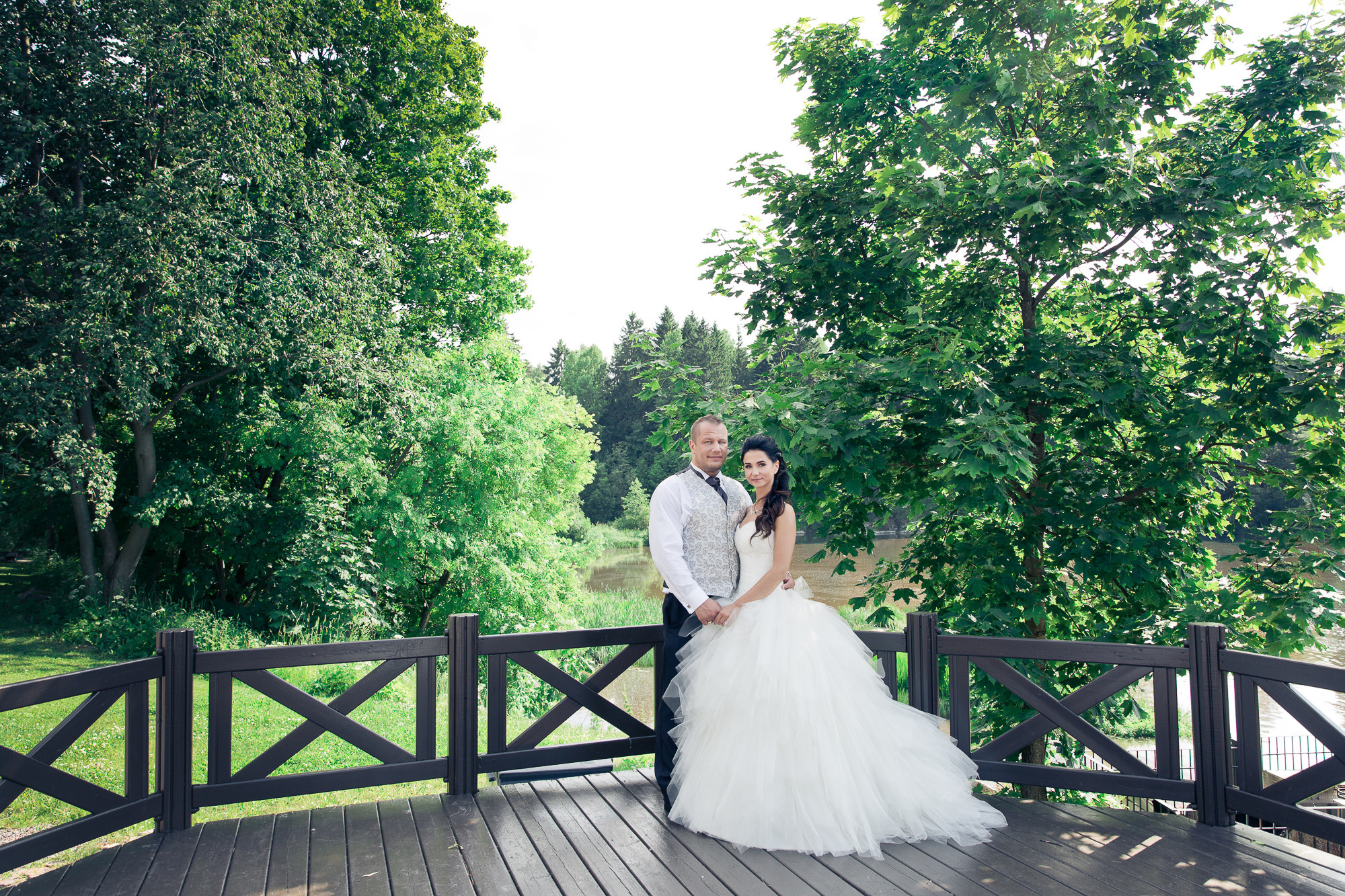 Kira&Mika, hääkuvaus Temppeliaukion kirkko, Vanha Viilatehdas