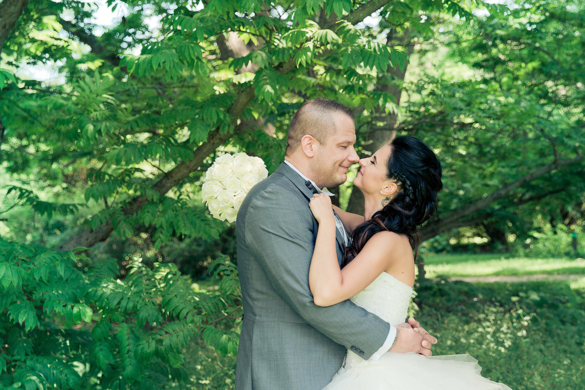 Kira&Mika, hääkuvaus Temppeliaukion kirkko, Vanha Viilatehdas