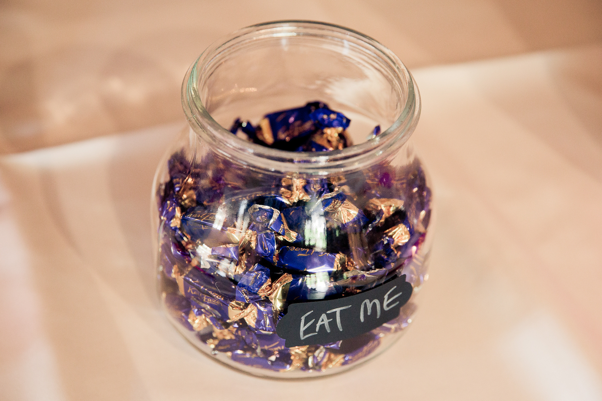 Kira&Mika, hääkuvaus Temppeliaukion kirkko, Vanha Viilatehdas