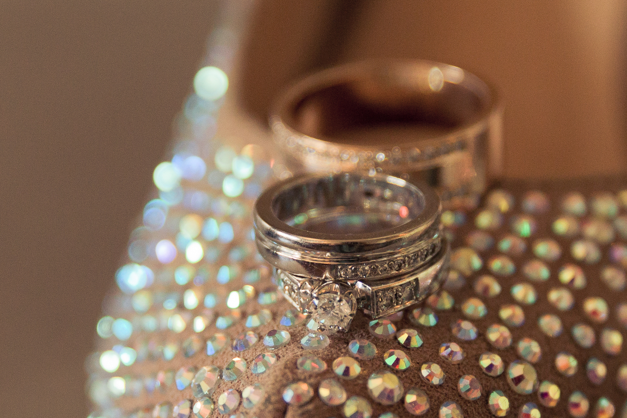 Kira&Mika, hääkuvaus Temppeliaukion kirkko, Vanha Viilatehdas