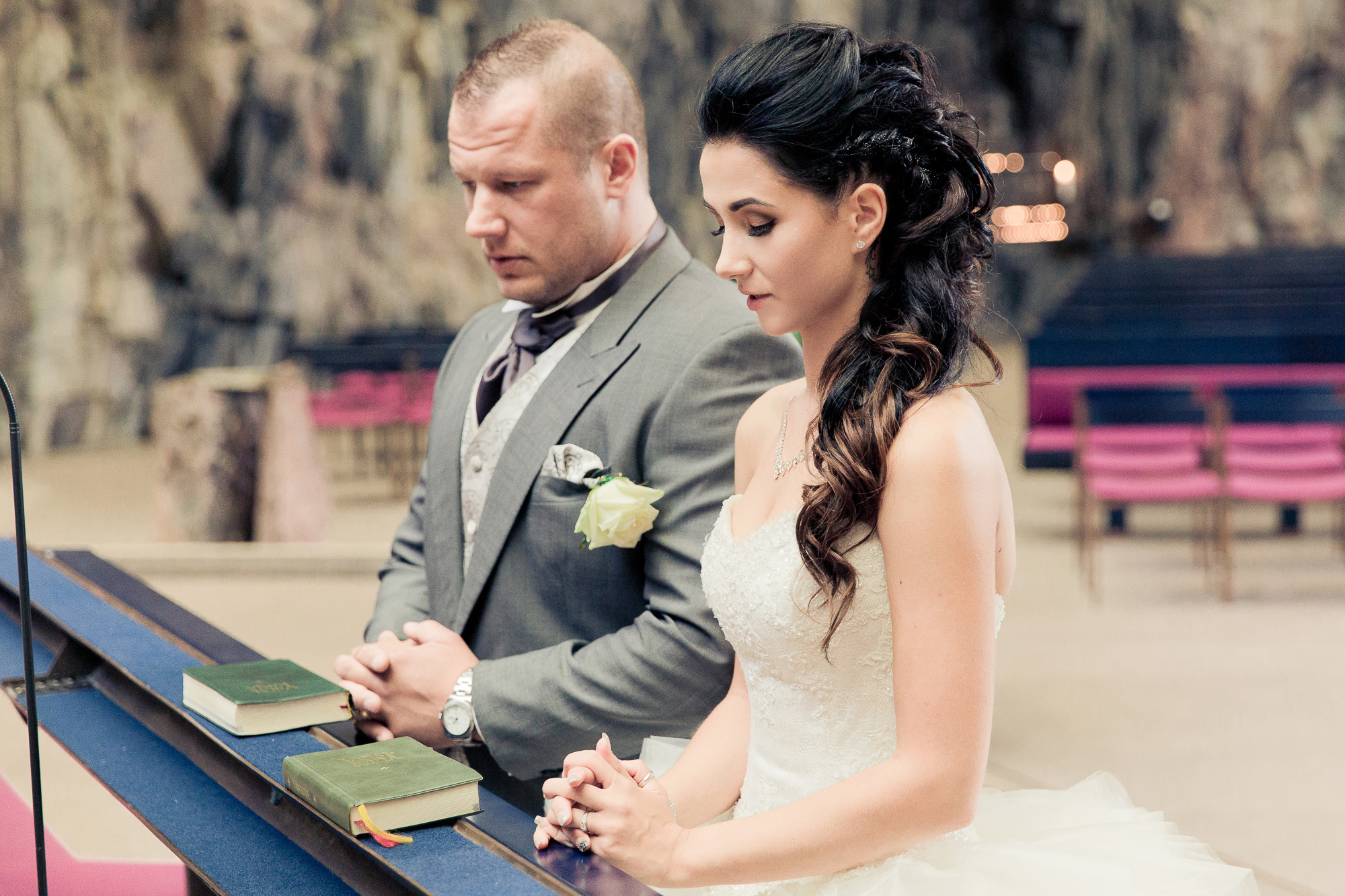 Kira&Mika, hääkuvaus Temppeliaukion kirkko, Vanha Viilatehdas