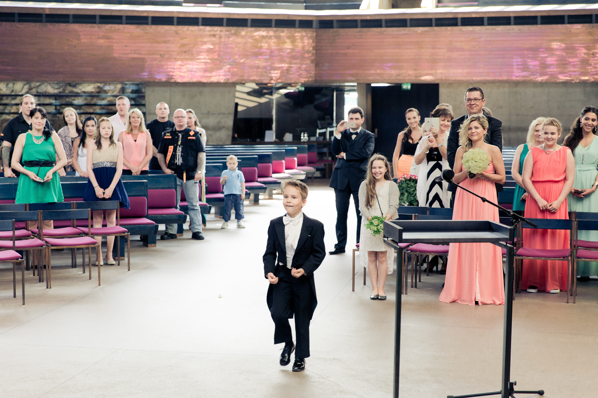 Kira&Mika, hääkuvaus Temppeliaukion kirkko, Vanha Viilatehdas