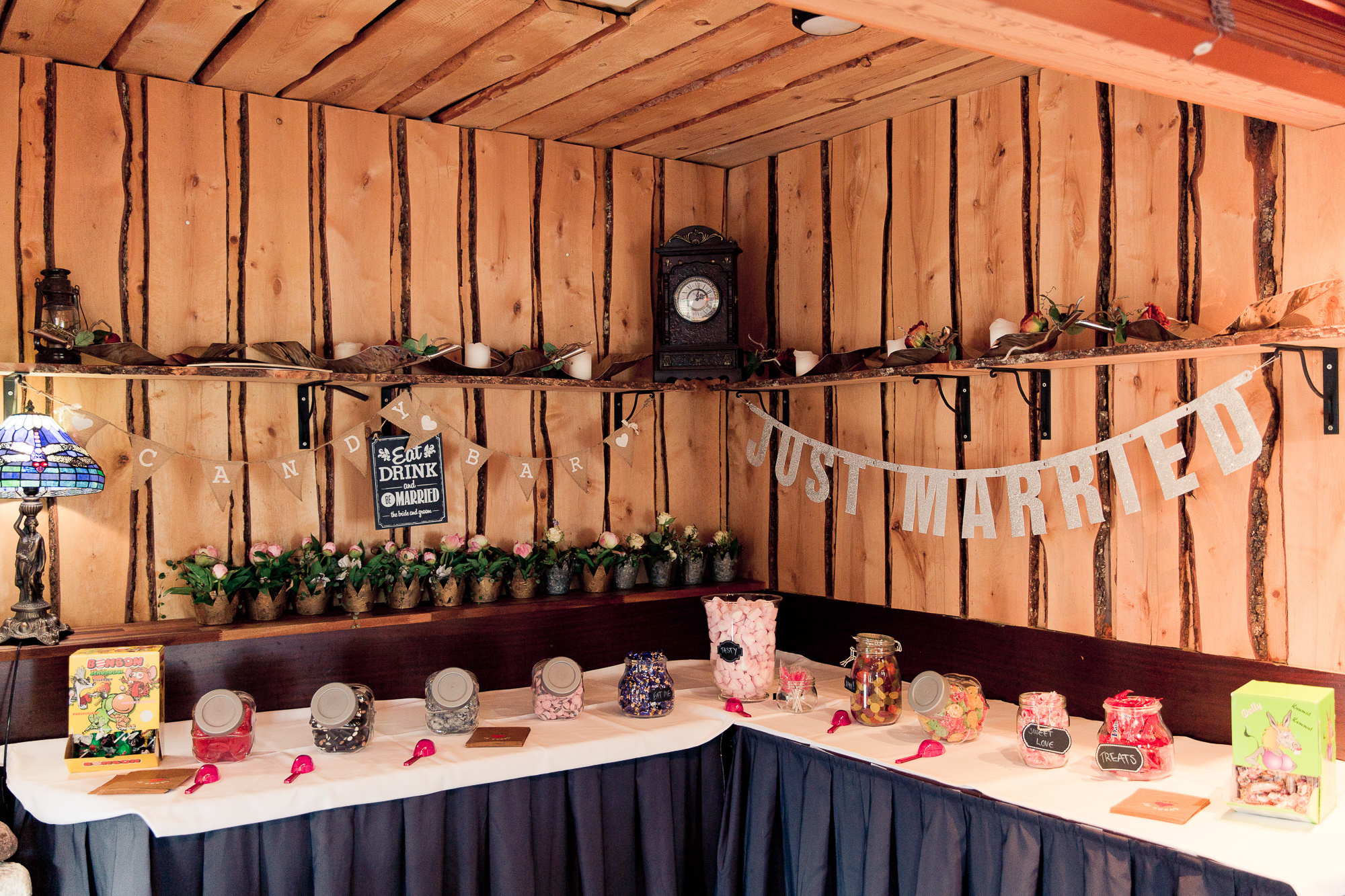 Kira&Mika, hääkuvaus Temppeliaukion kirkko, Vanha Viilatehdas