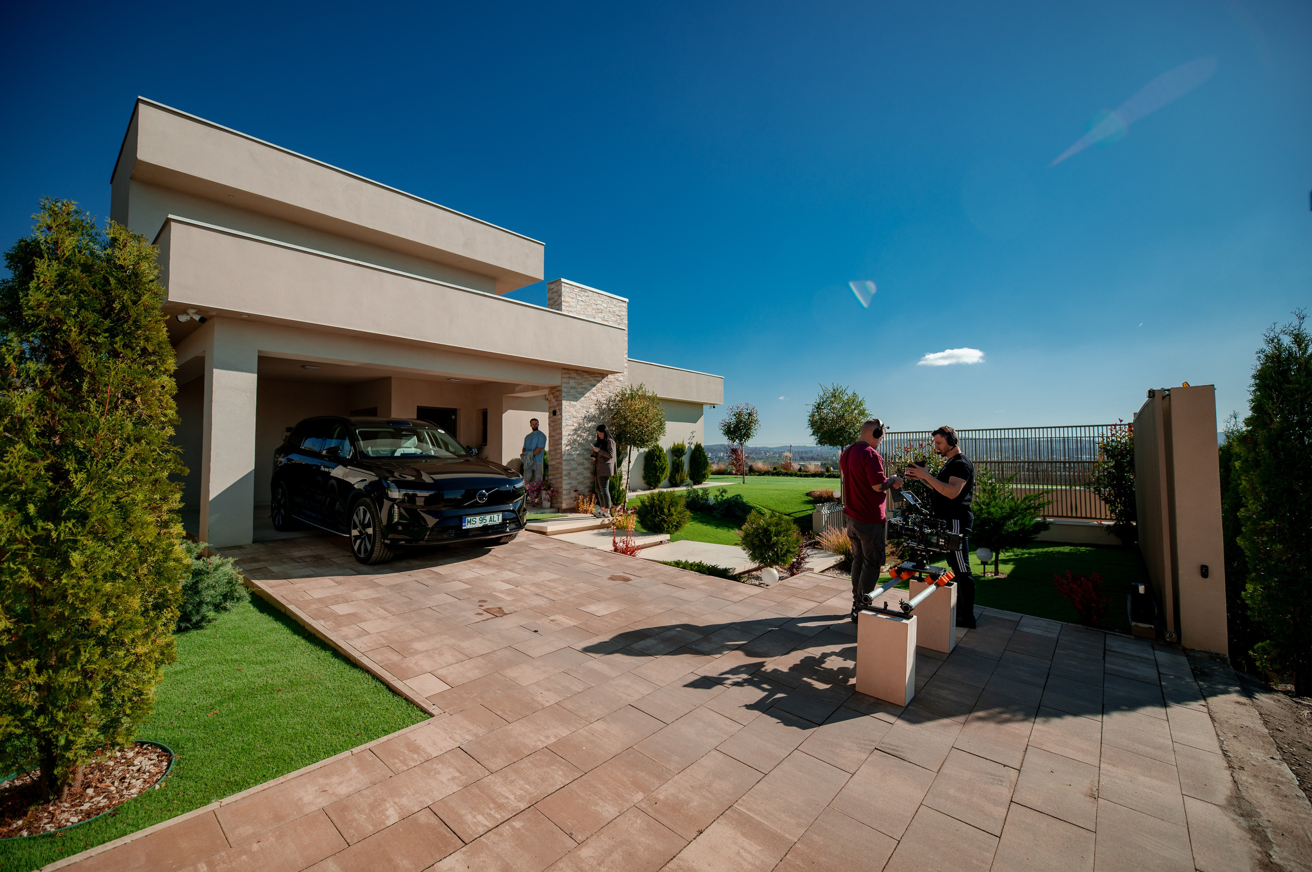 Behind the Scenes. Somesan Agency