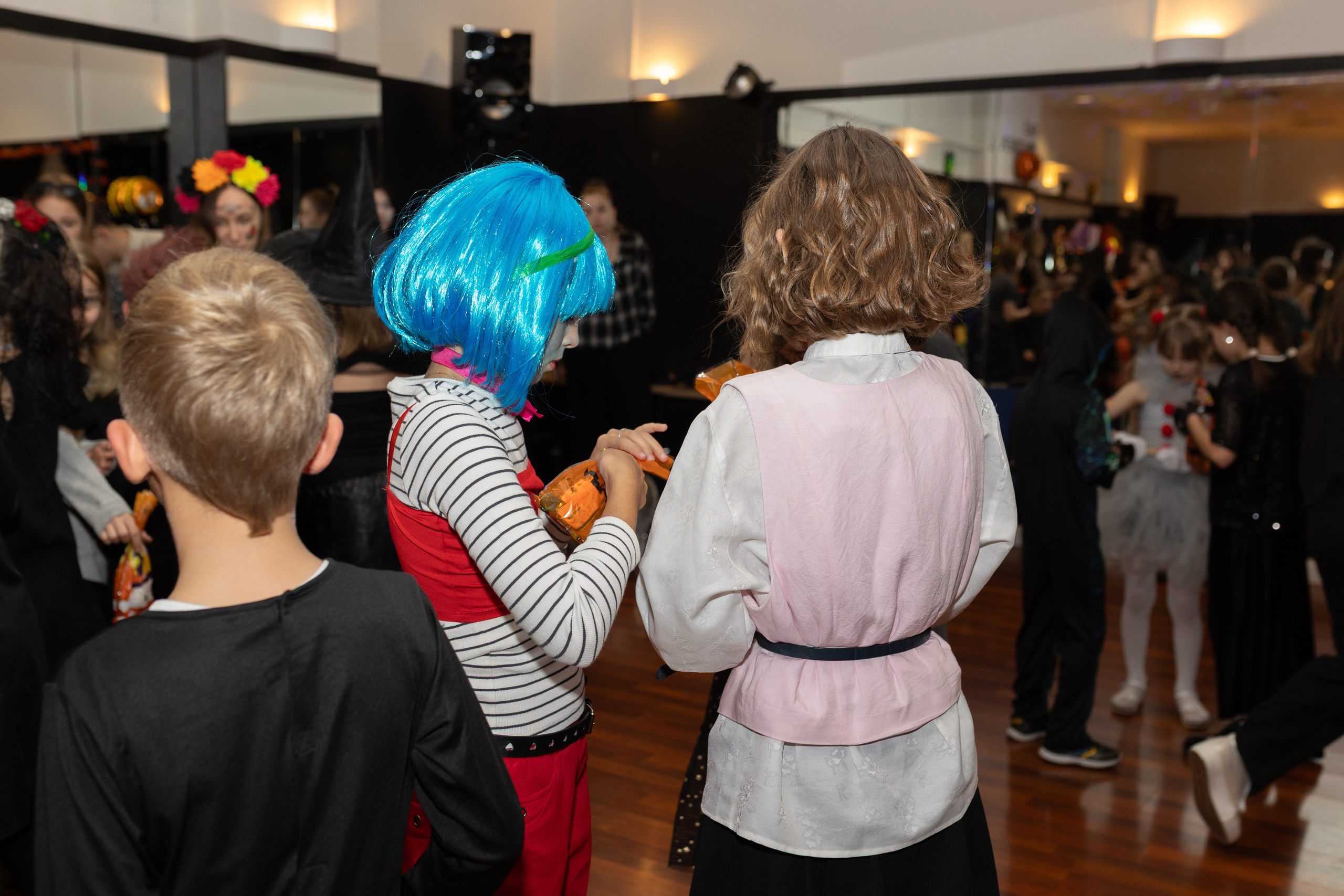 Leo dance studio Helloween 2025. Семейный и детский фотограф в Варшаве Мила Бобровская