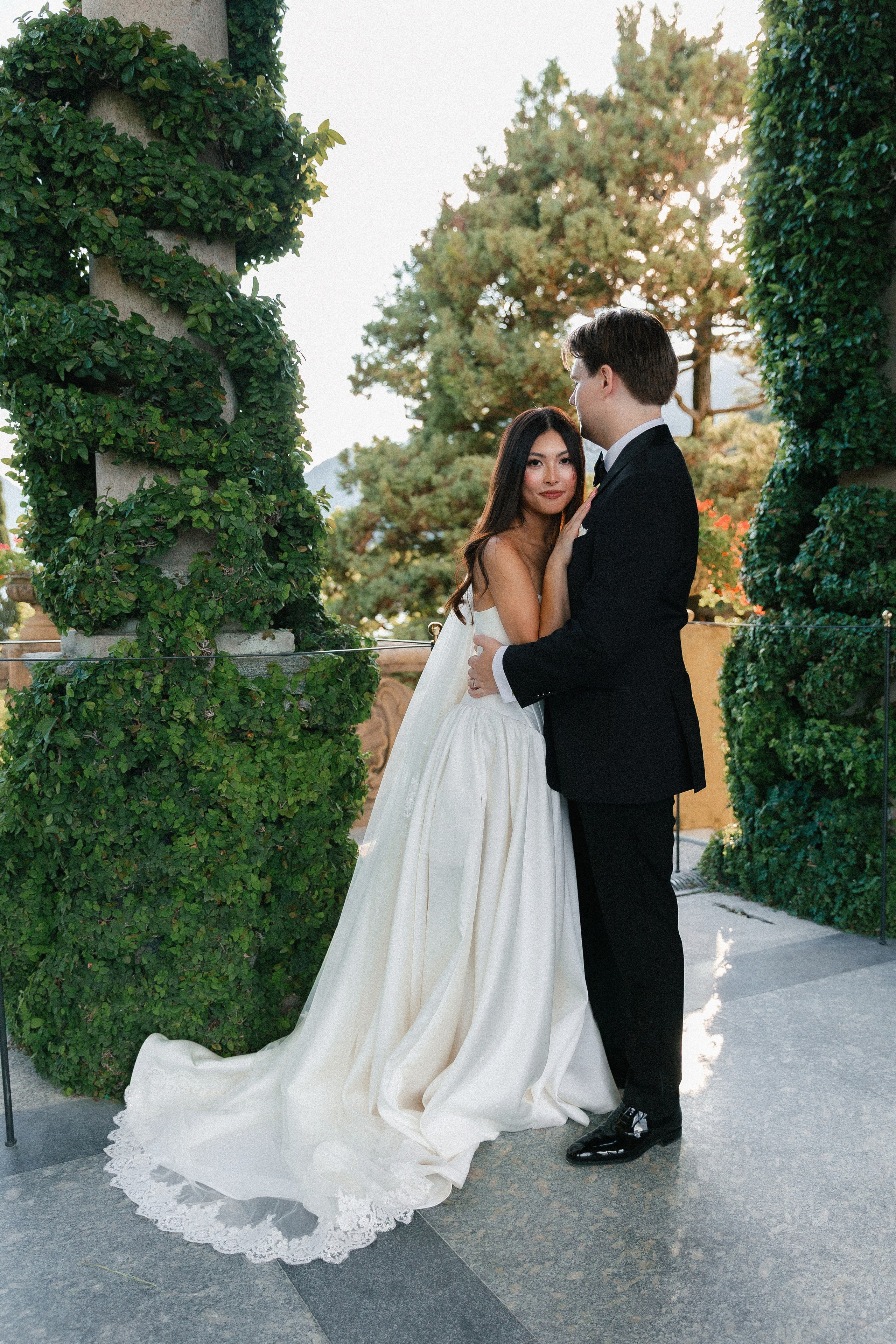 Lily & Zach, Villa del Balbianello. Photographer in Italy Anna Linnik
