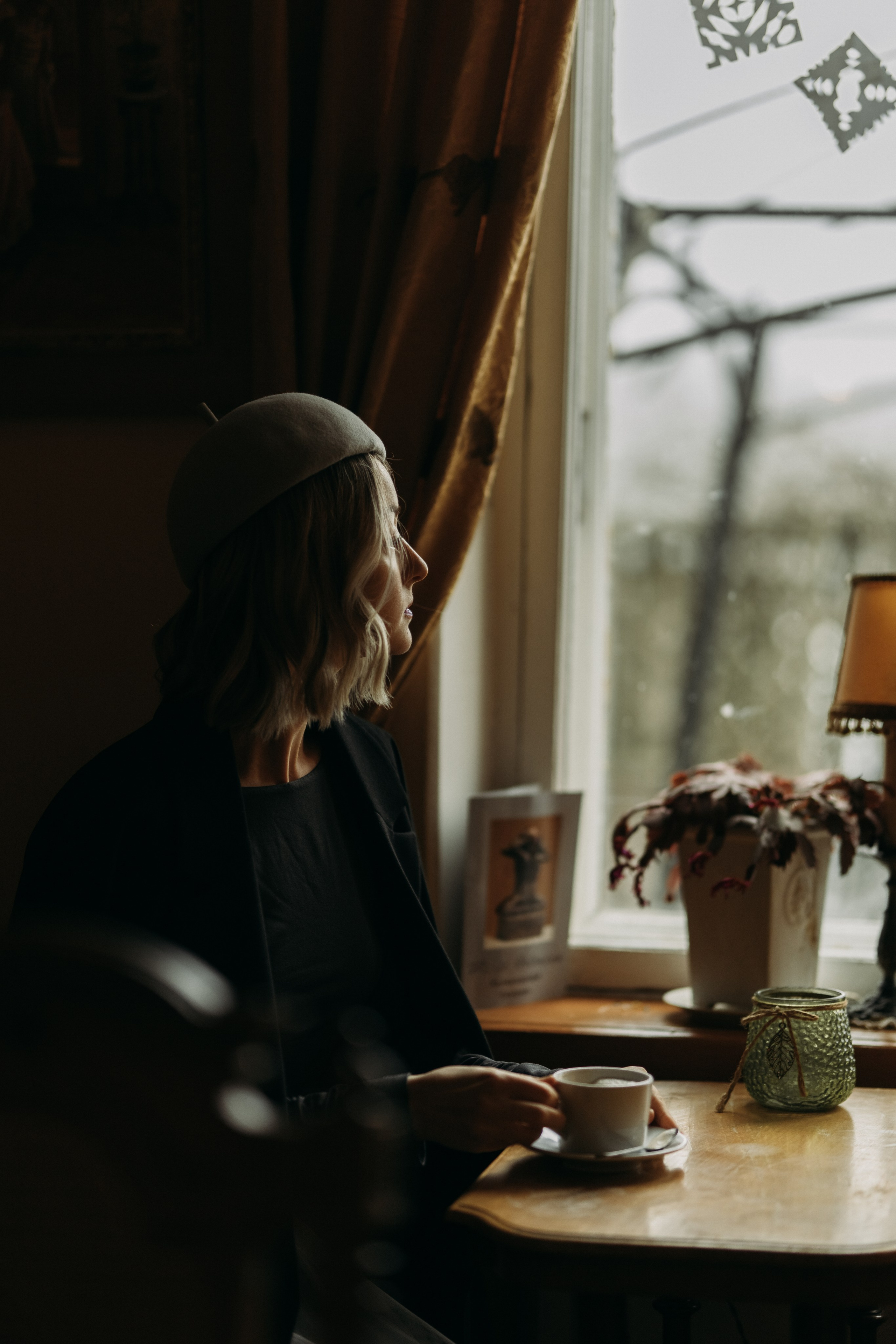 Woman phoshoot. Wedding and portrait photographer in Helsinki Vickan O