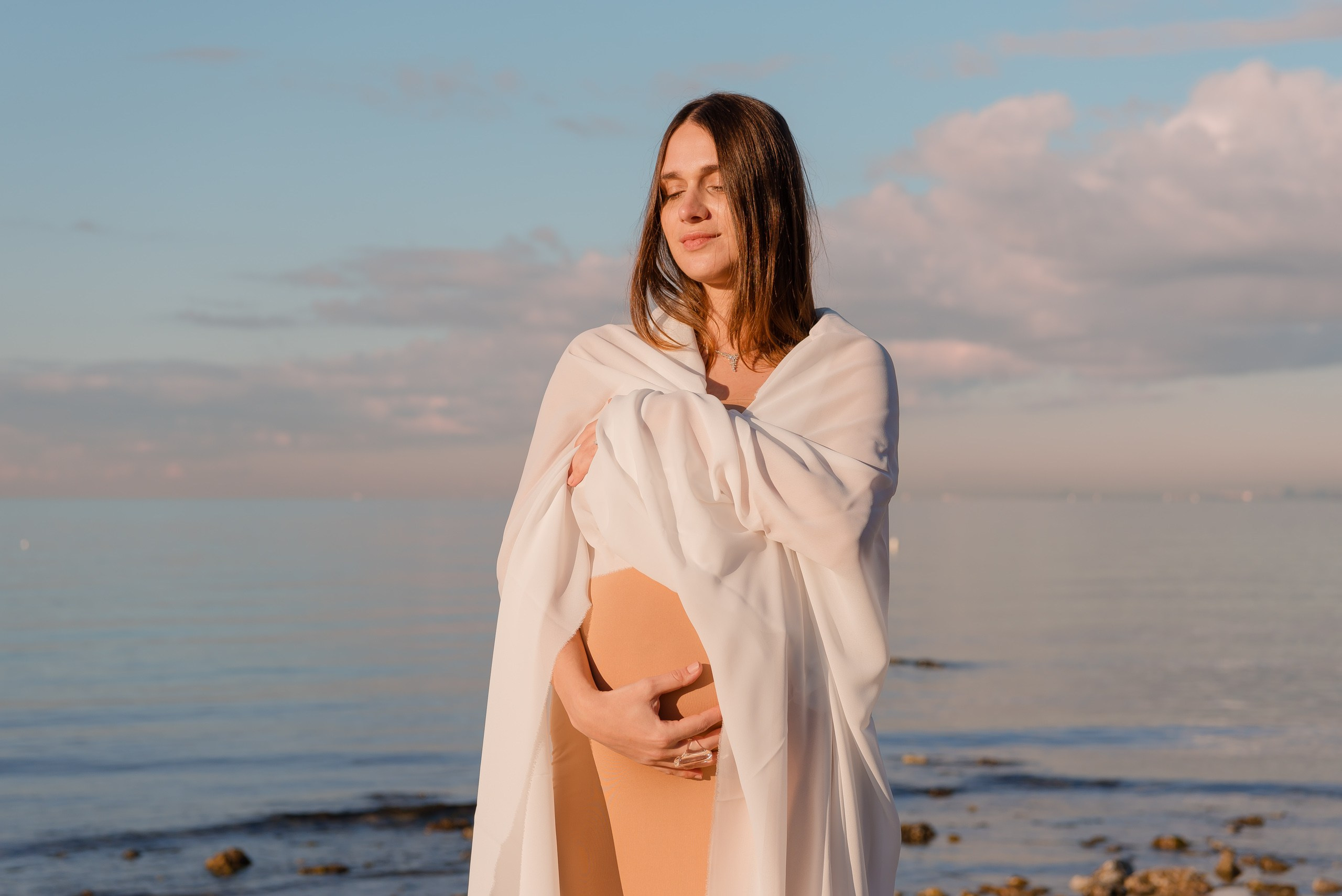 Luxury pregnancy photo shoot in Istanbul. MARIA VALUEVA Photographer in Nice, Cannes, Monaco, France, Europe, Istanbul, Turkey