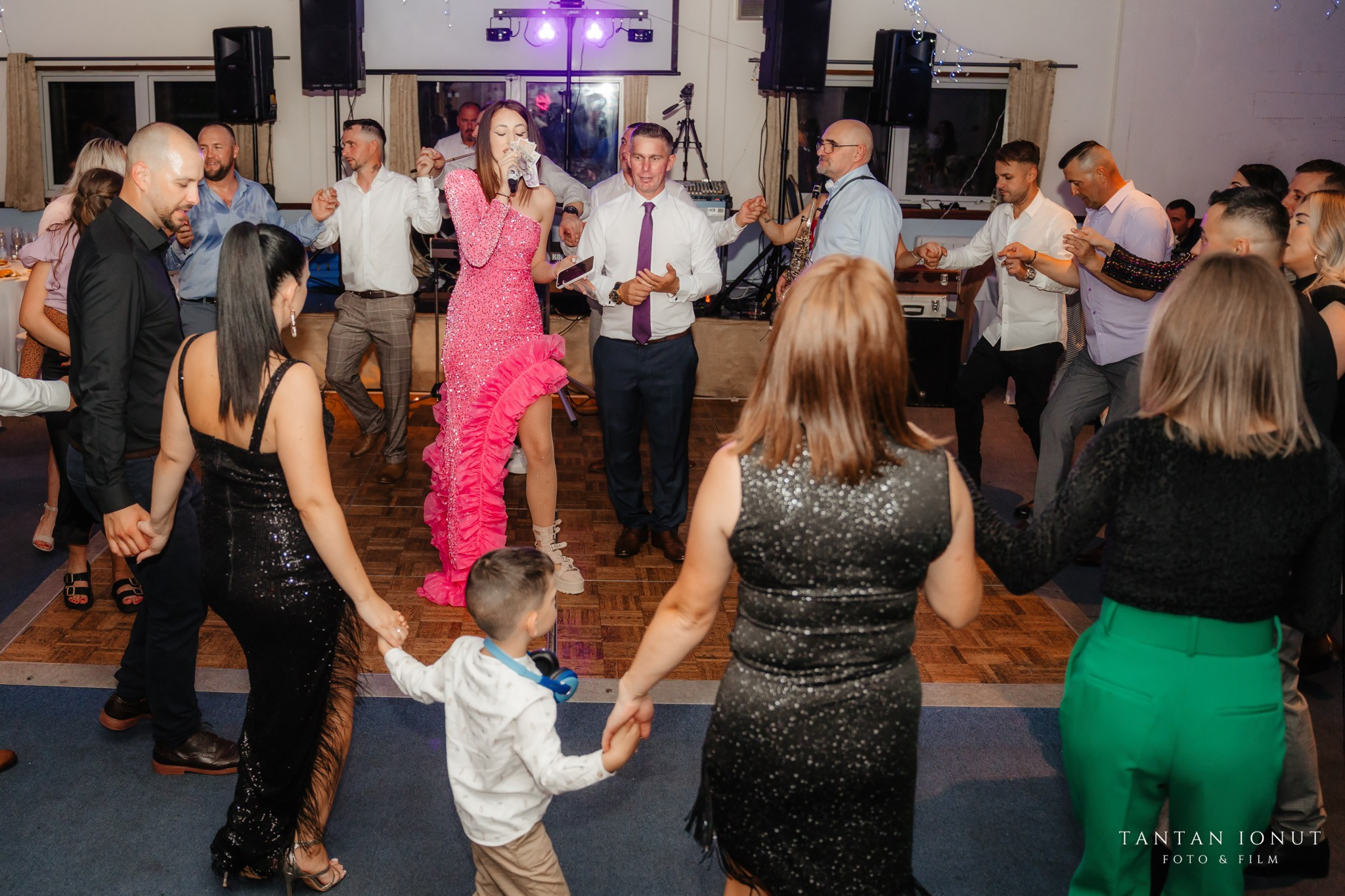 Fotograf roman in anglia, nunta in bridgwater, nunta in bristol, foto-video in uk, tantanionut, fotograf in uk, bogdan durus. TANTAN IONUT FOTO & FILM