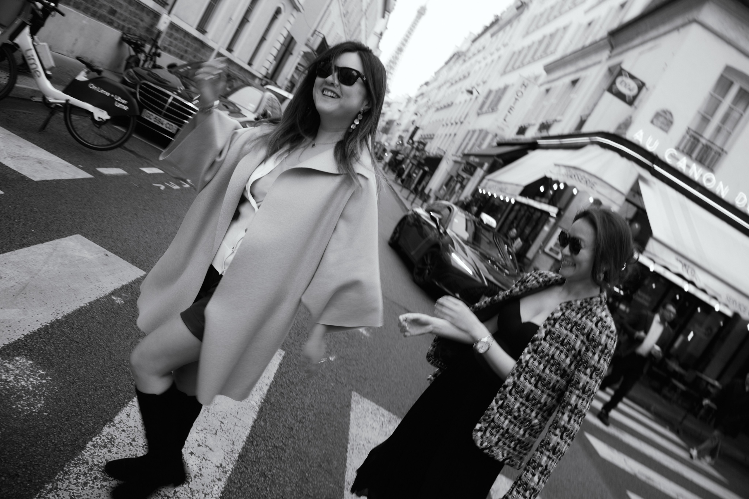 Friends. Photographer in Paris