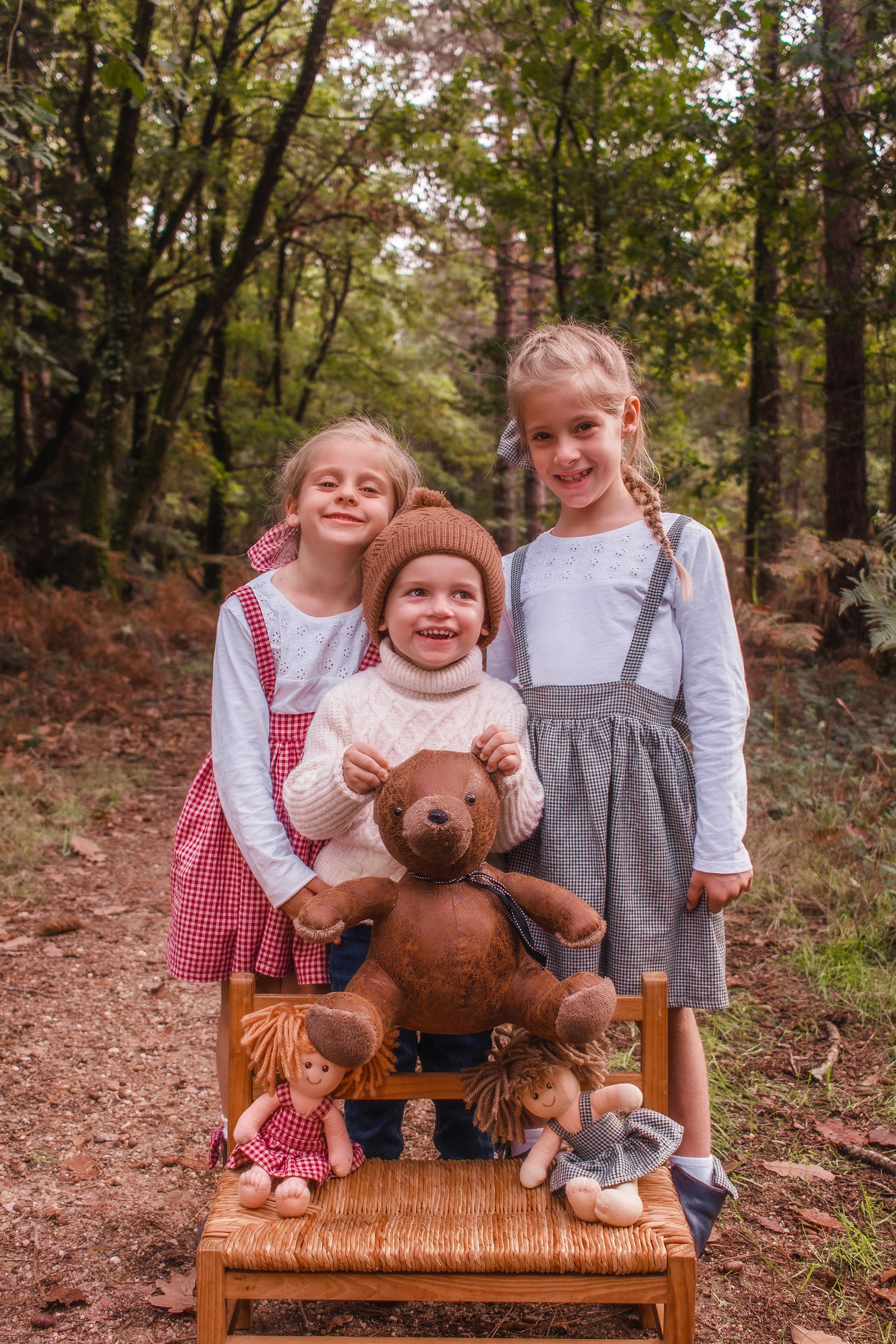 Portrait de famille. Studio photo « Partage ton bonheur » – Photographe famille près de Châtellerault, Poitiers et Tours