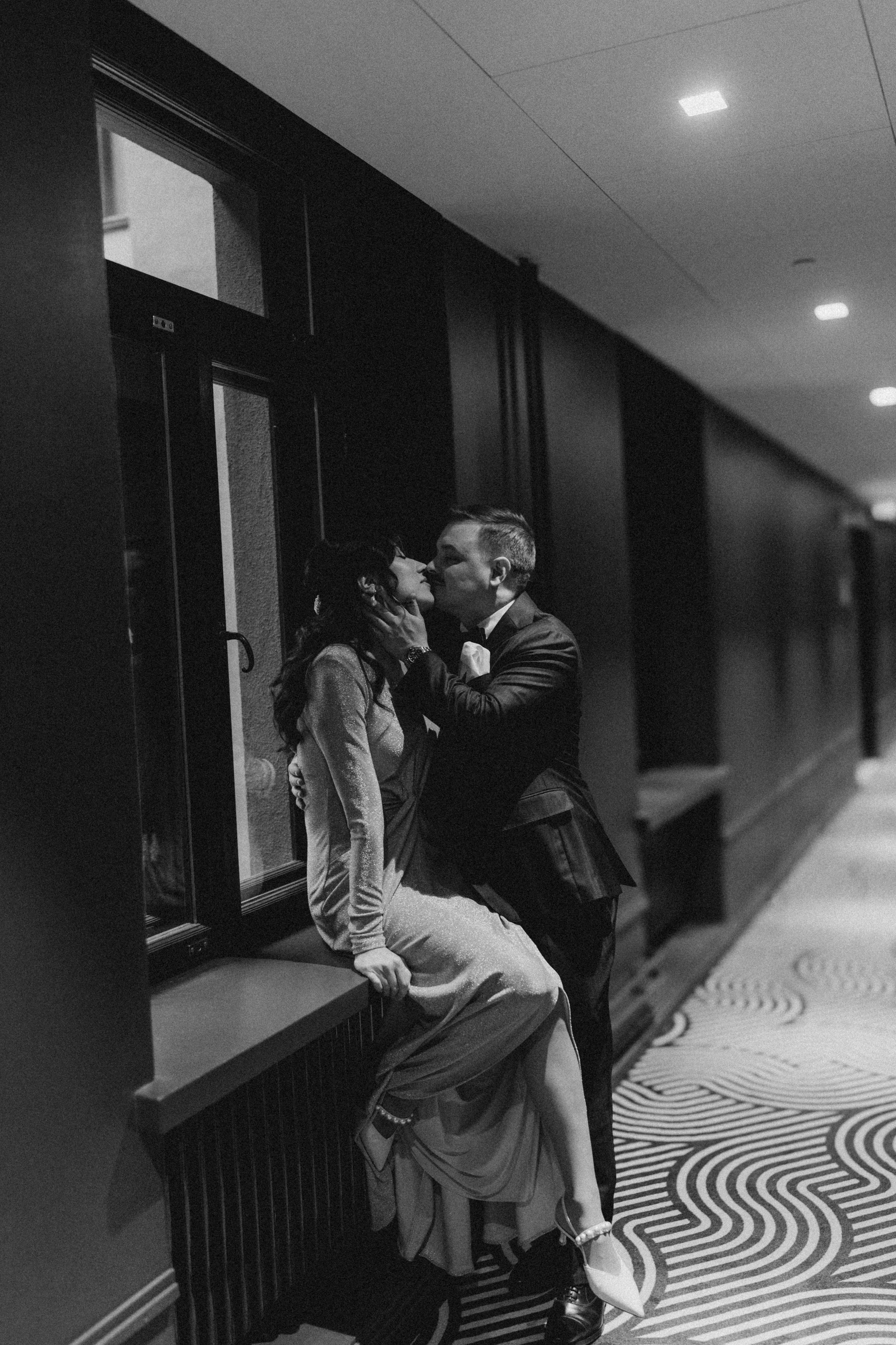 Wedding, city wedding, couple, lovestory, potrait. Wedding and portrait photographer in Helsinki Vickan O