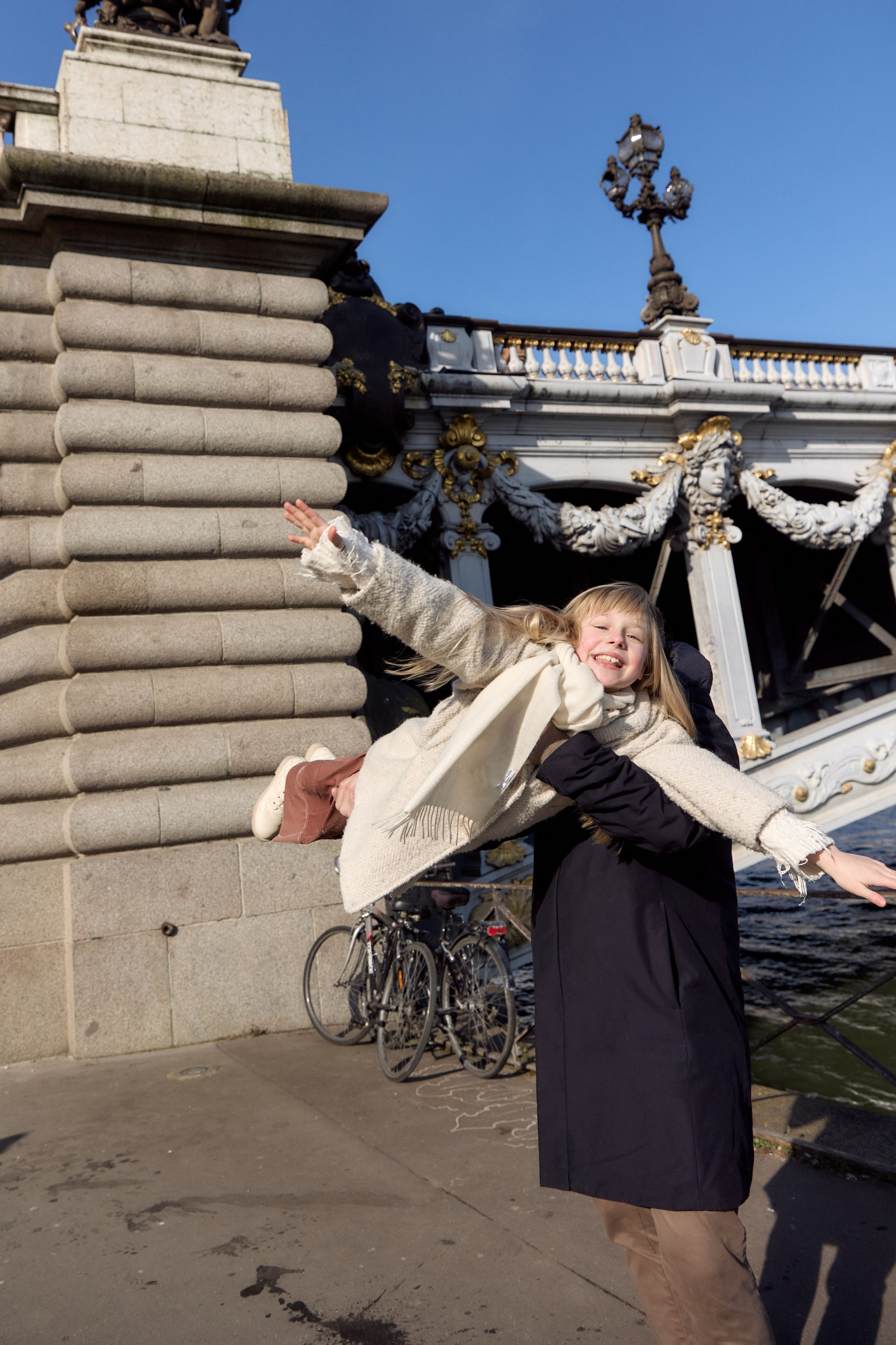 Pont Alexandre III & Eiffel Tower. Fotógrafa en París