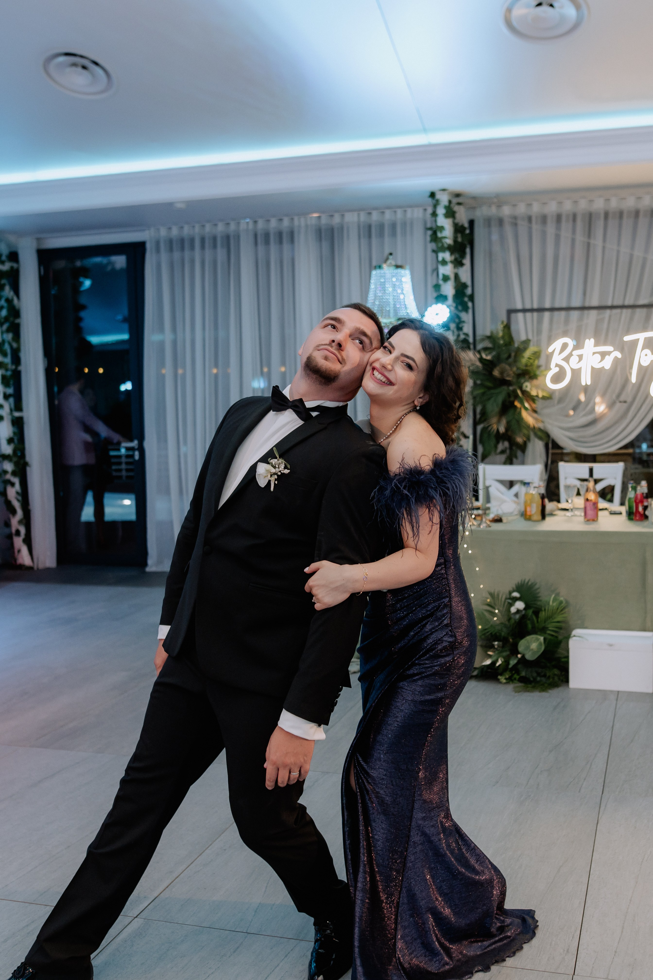 Cununie civila in aer liber , artificii de zi colorate , decor nunta , nunta la Hotel Traian. Proud Vision Weddings | Wedding Photography & Film — Servicii profesionale Foto Video Nunta Iasi