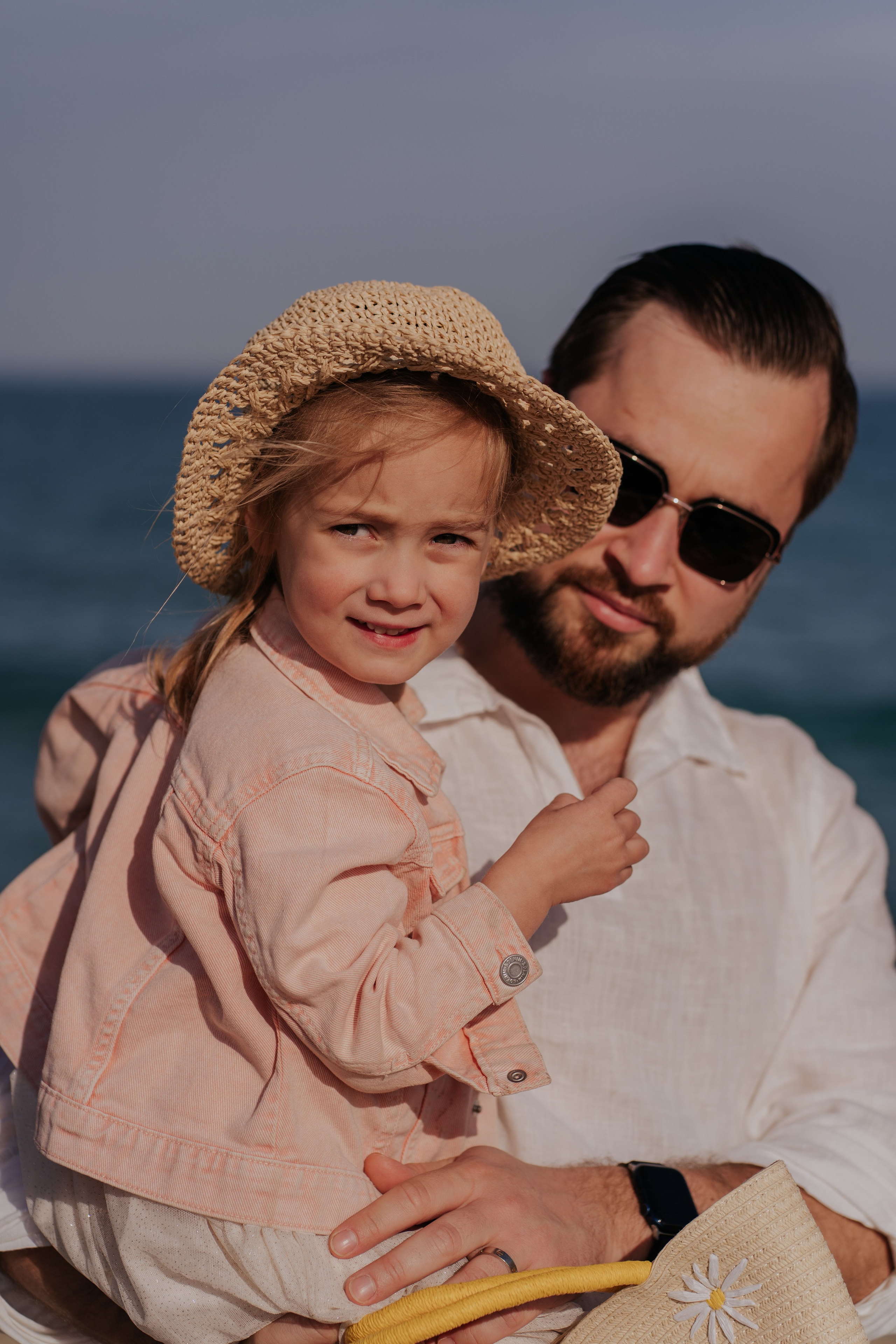 Family Barcelona on the sea. DiaFoto — Wow Photographer in Barcelona | Premium Barcelona Photoshoot Experience