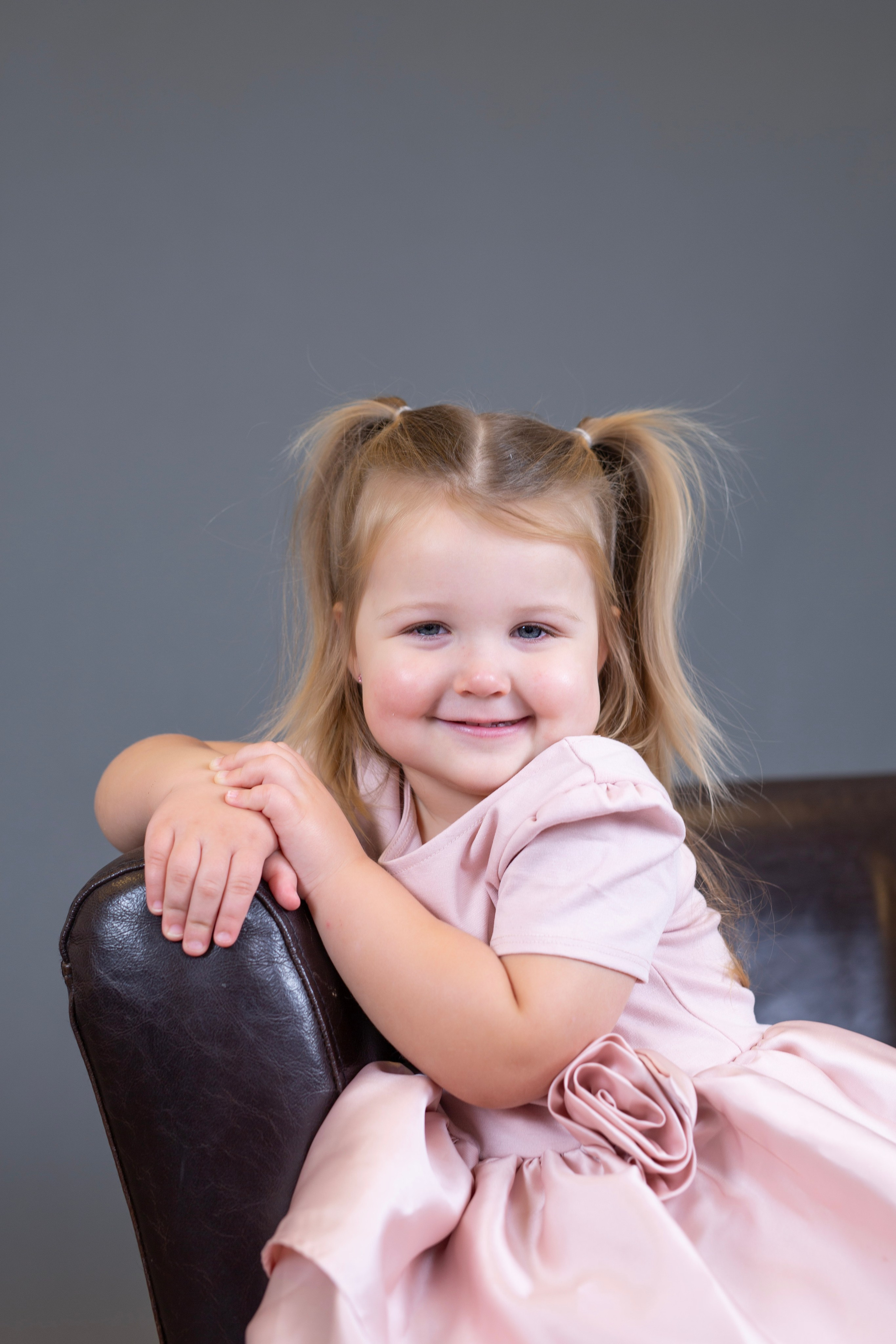 Agata. Family and real state photographer in Haugesund Dina Vikra