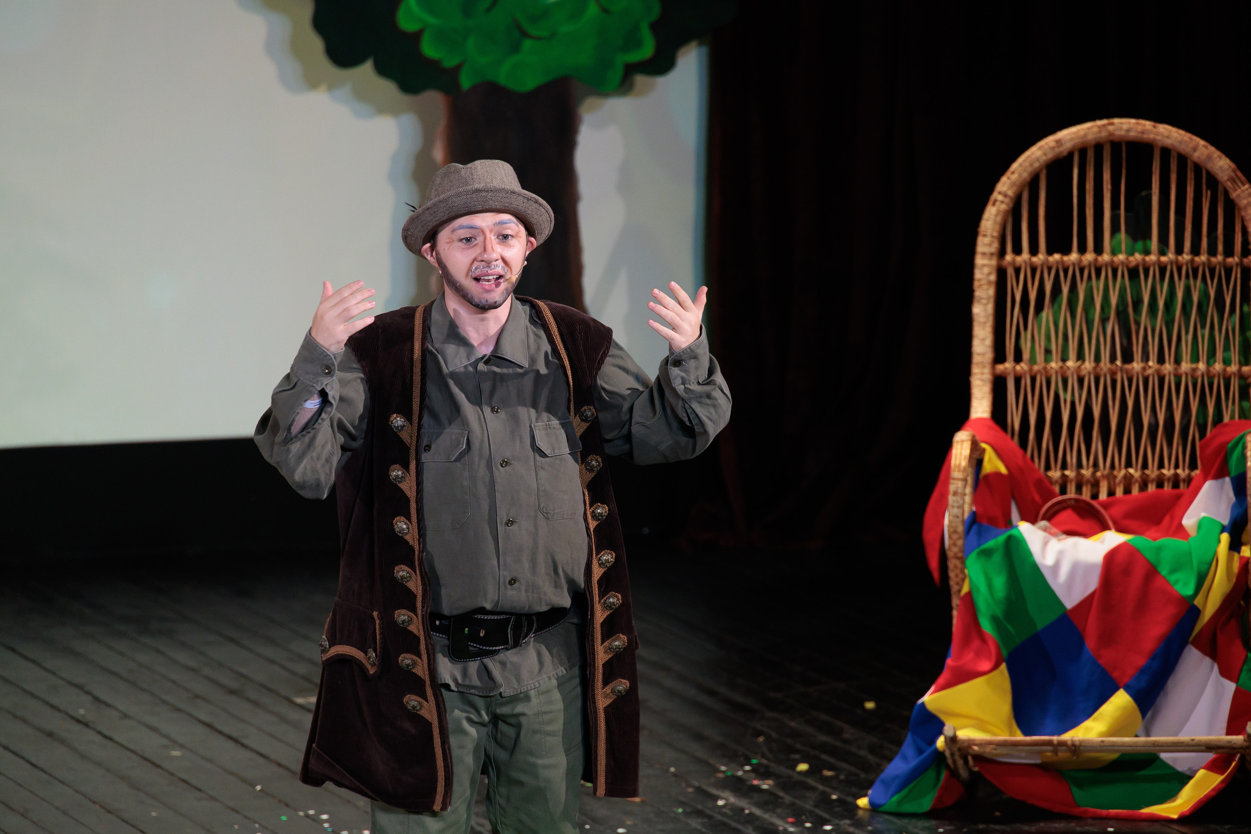 Povestea Scufita Rosie. Clounella. ✔️ Servicii foto si video in Chisinau Moldova - Cinematic.md