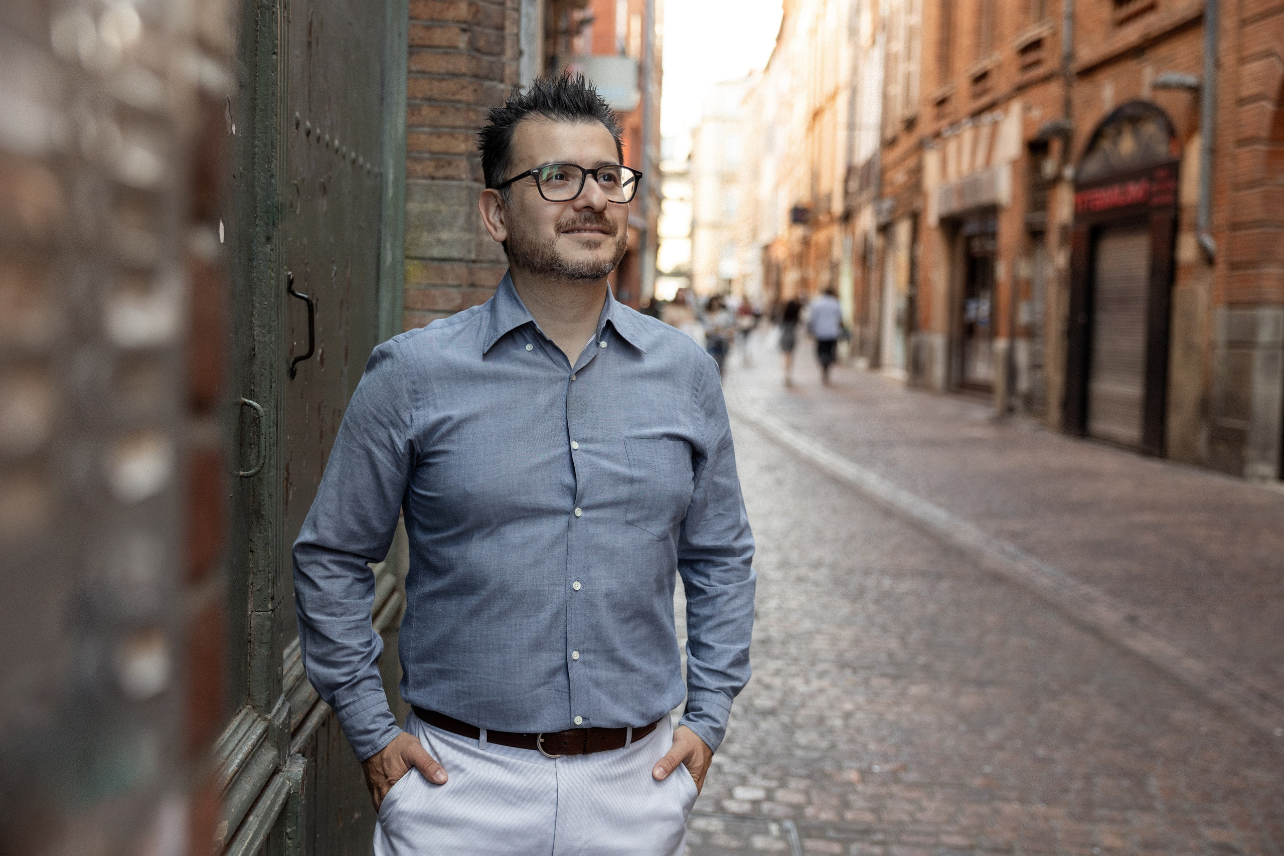 Family photo session in Toulouse. Eugenie Smirnova — wedding, corporate and lifestyle photographer in Toulouse and Southwest France