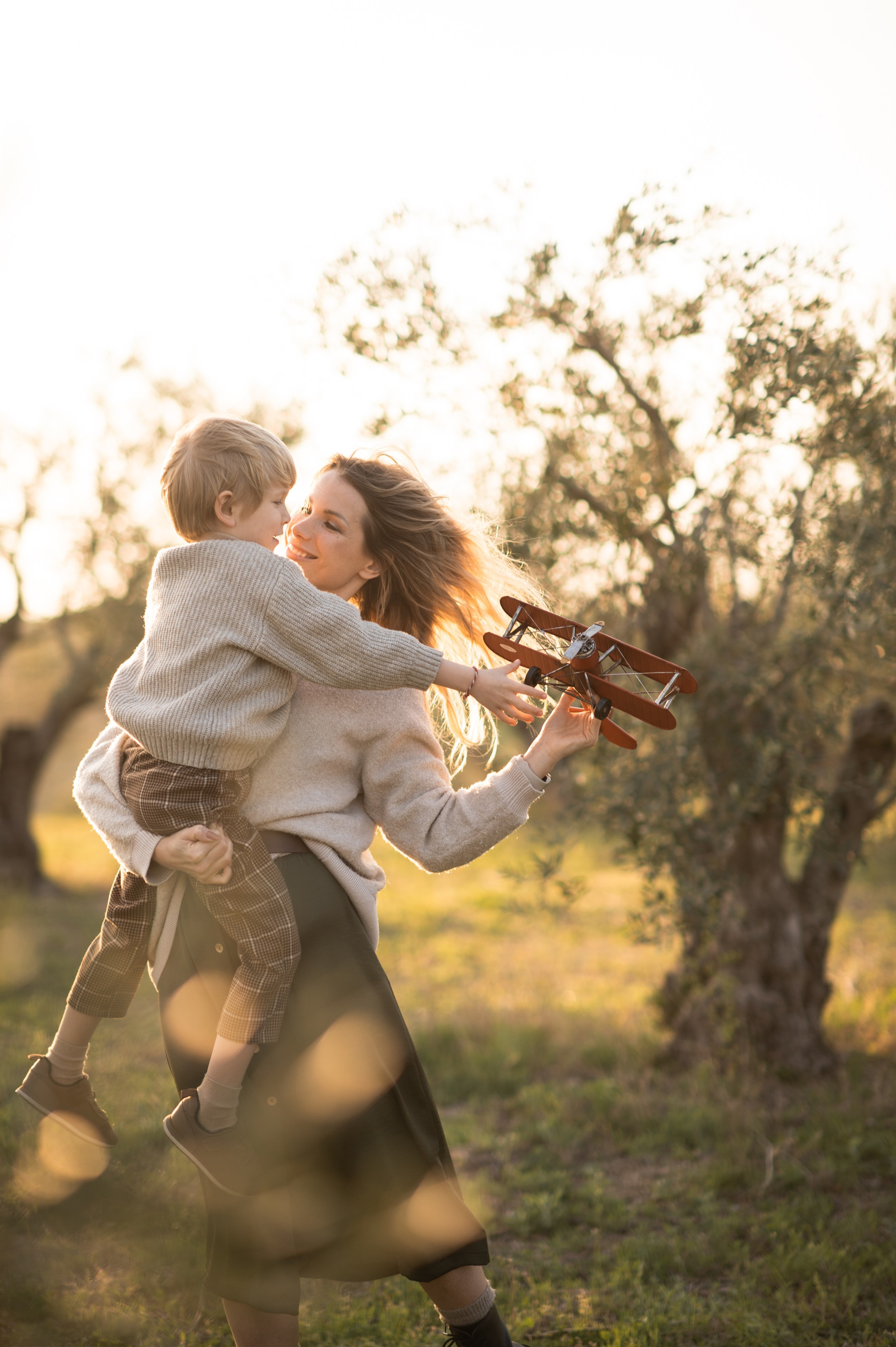 Olive Trees Mother and son. Семейная, детская, портретная и предметная фотосъемка в Салониках