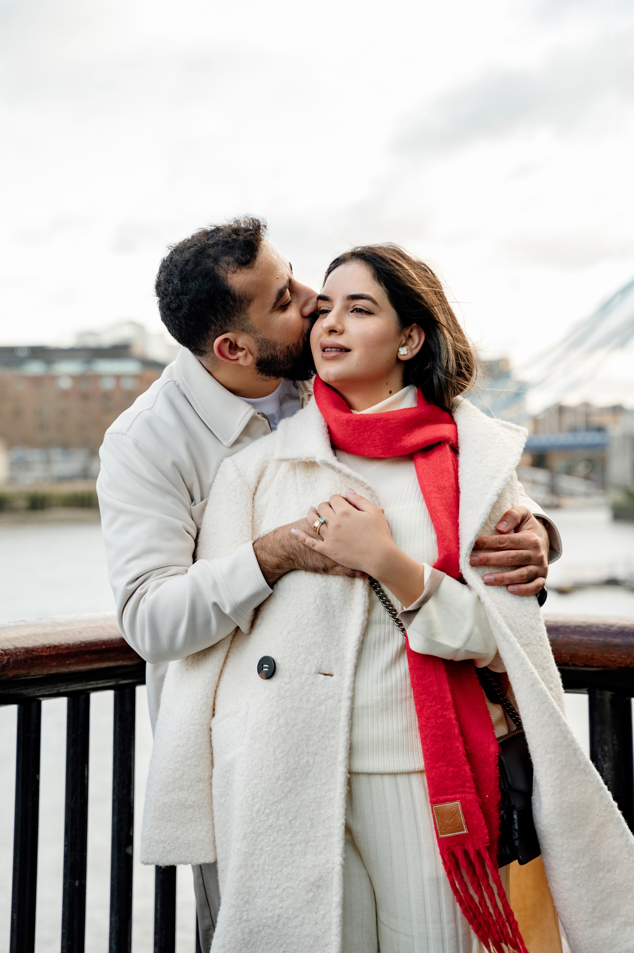 Tower Bridge Mahmood&Yalo. FAMILY AND WEDDING PHOTOGRAPHER IN LONDON MARINA RIVA