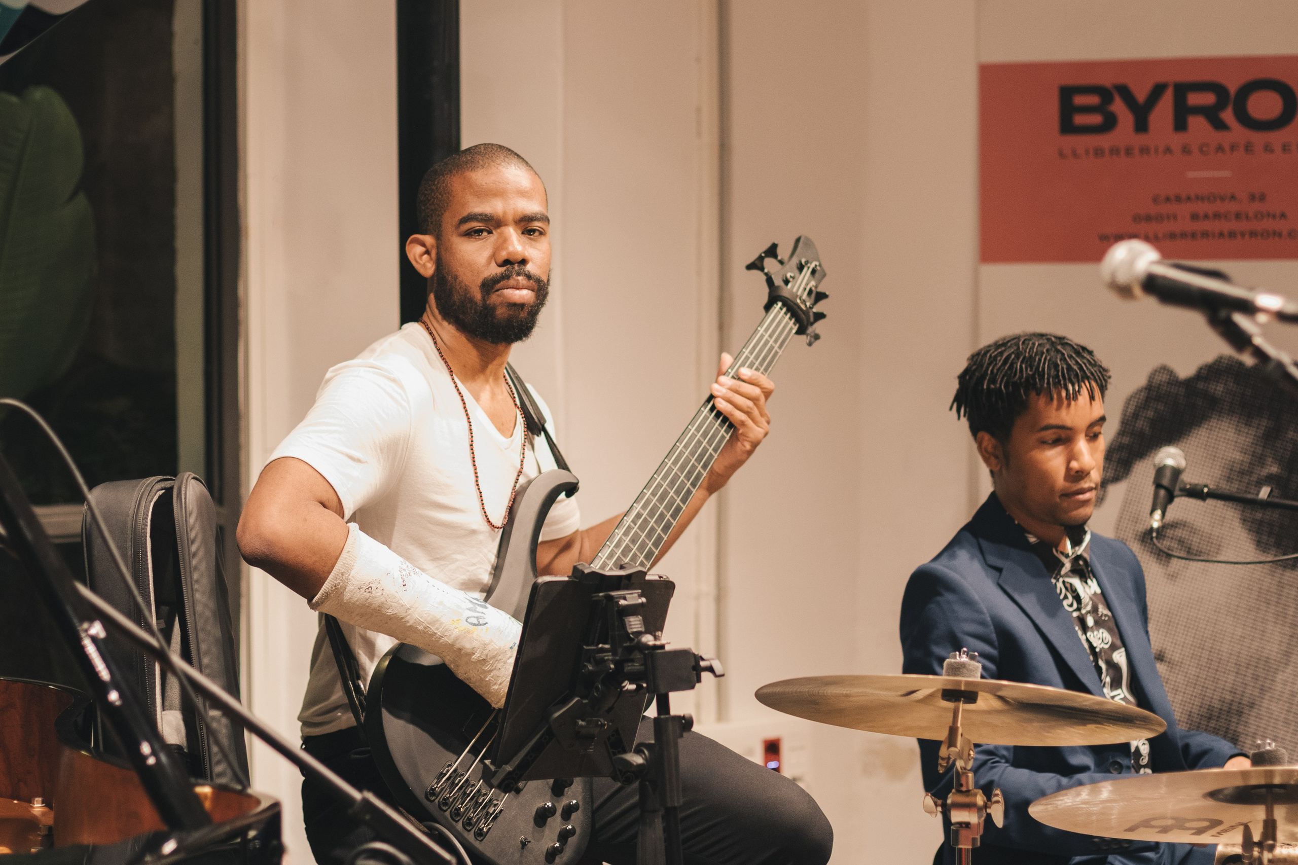 Jey Kalo & Antonio Serrano, Neslive Music. Главная