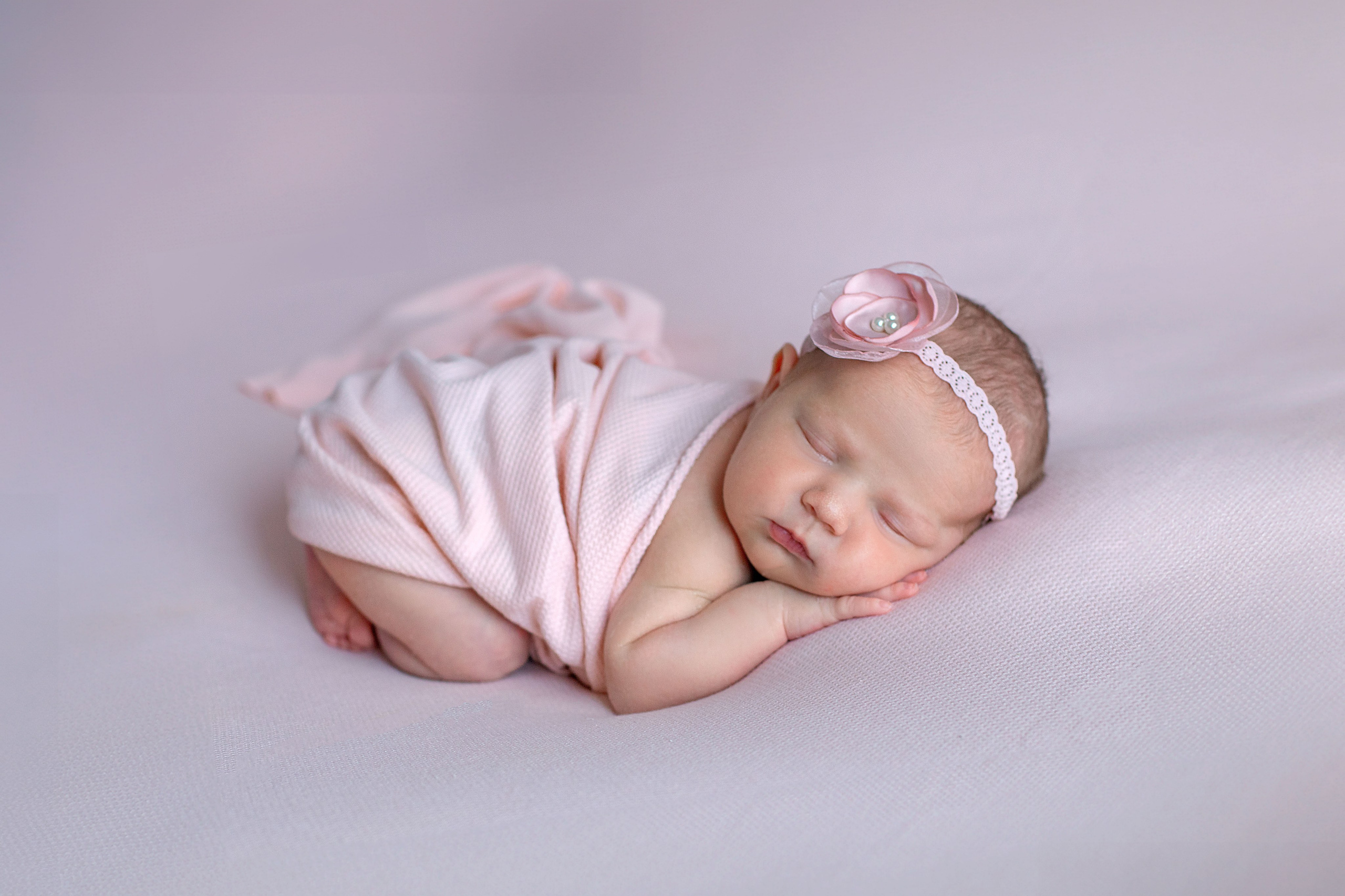 Newborn классическая. Детский и семейный фотограф в г. Бельцы