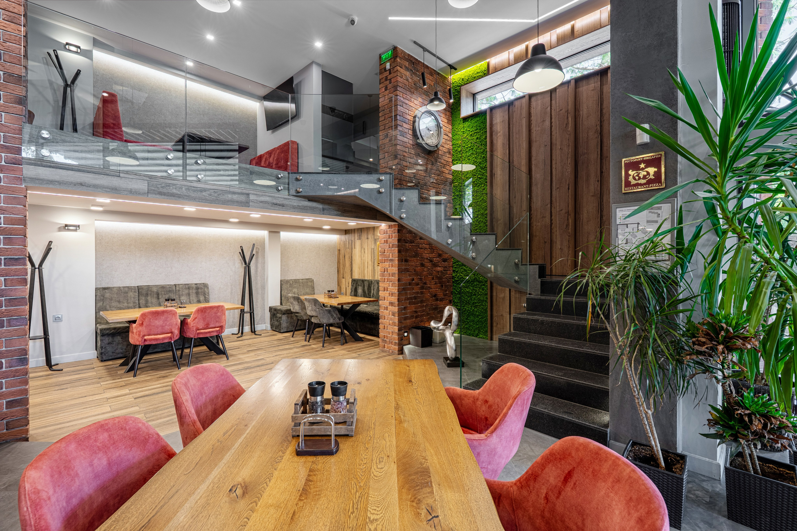 MOZZO. Професионален фотограф в Пловдив и областта