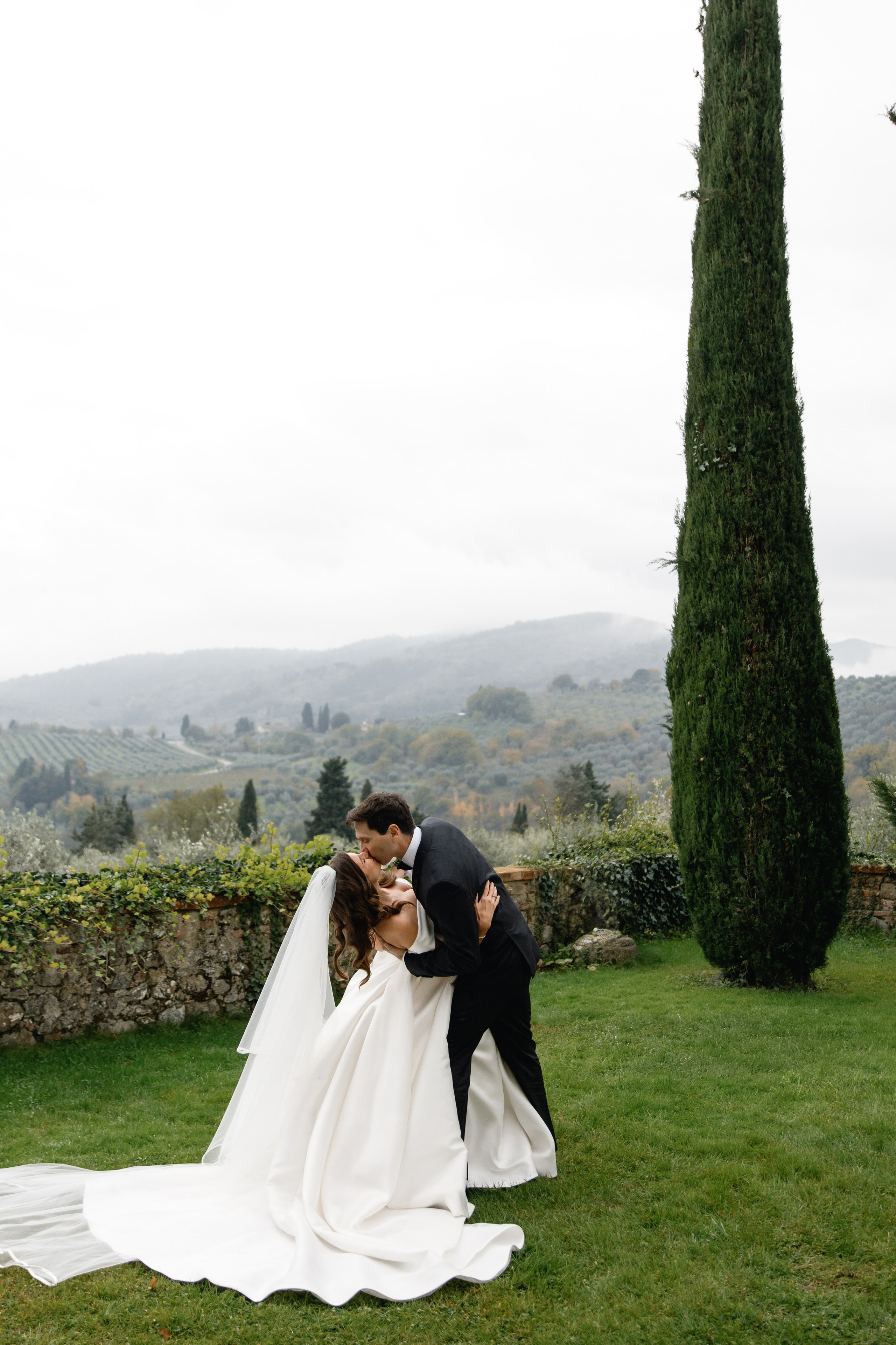 Destination wedding Photographer Italy Tuscany Rome Como Umbria. Wedding Photographer Rome Tuscany Como Sicily Puglia Amalfy Italy- Oksana Savenchuk