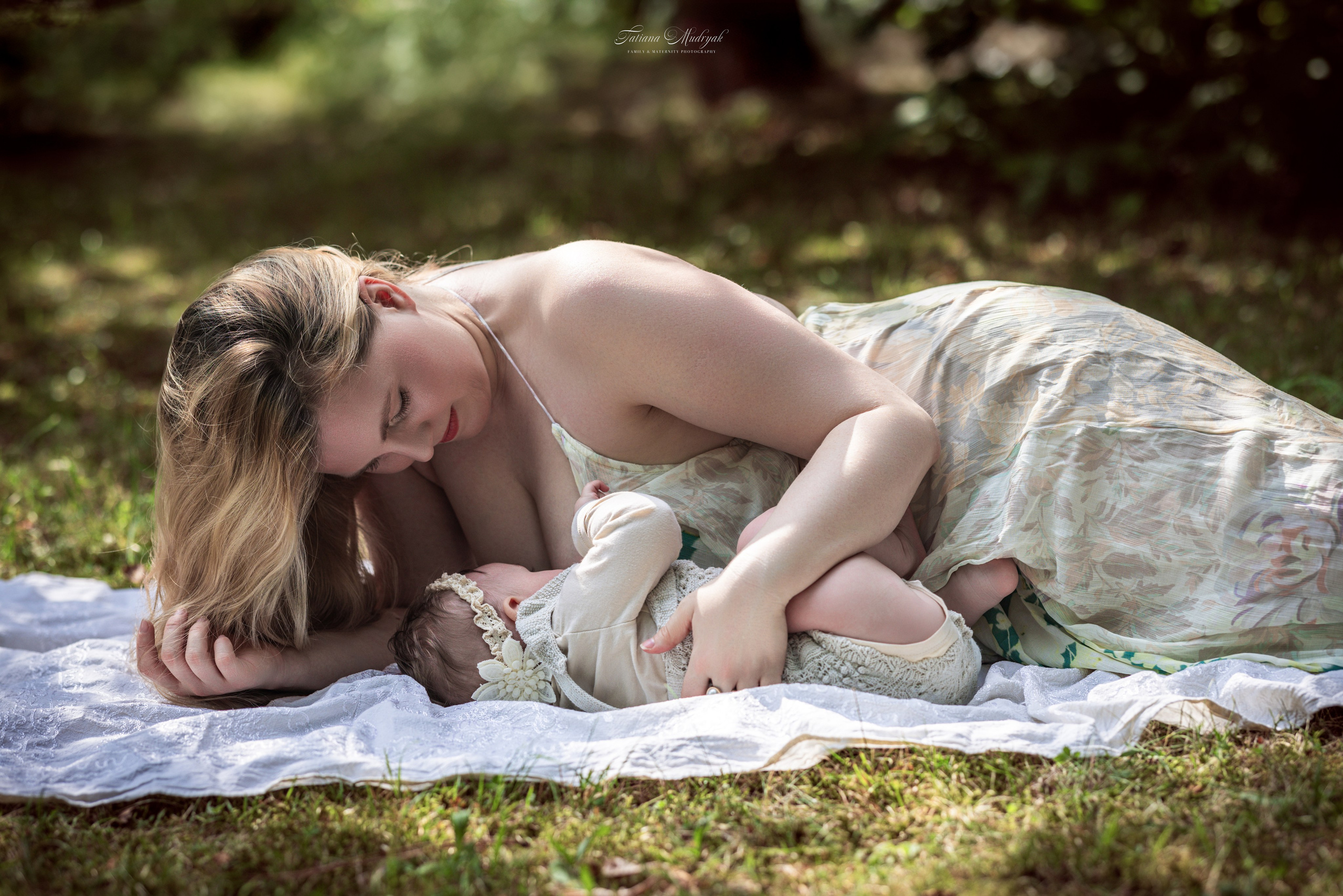 Home or Studio Photoshoot — Which Is Right for You?. Family & Maternity Photographer in Dresden Tatiana Mudryak