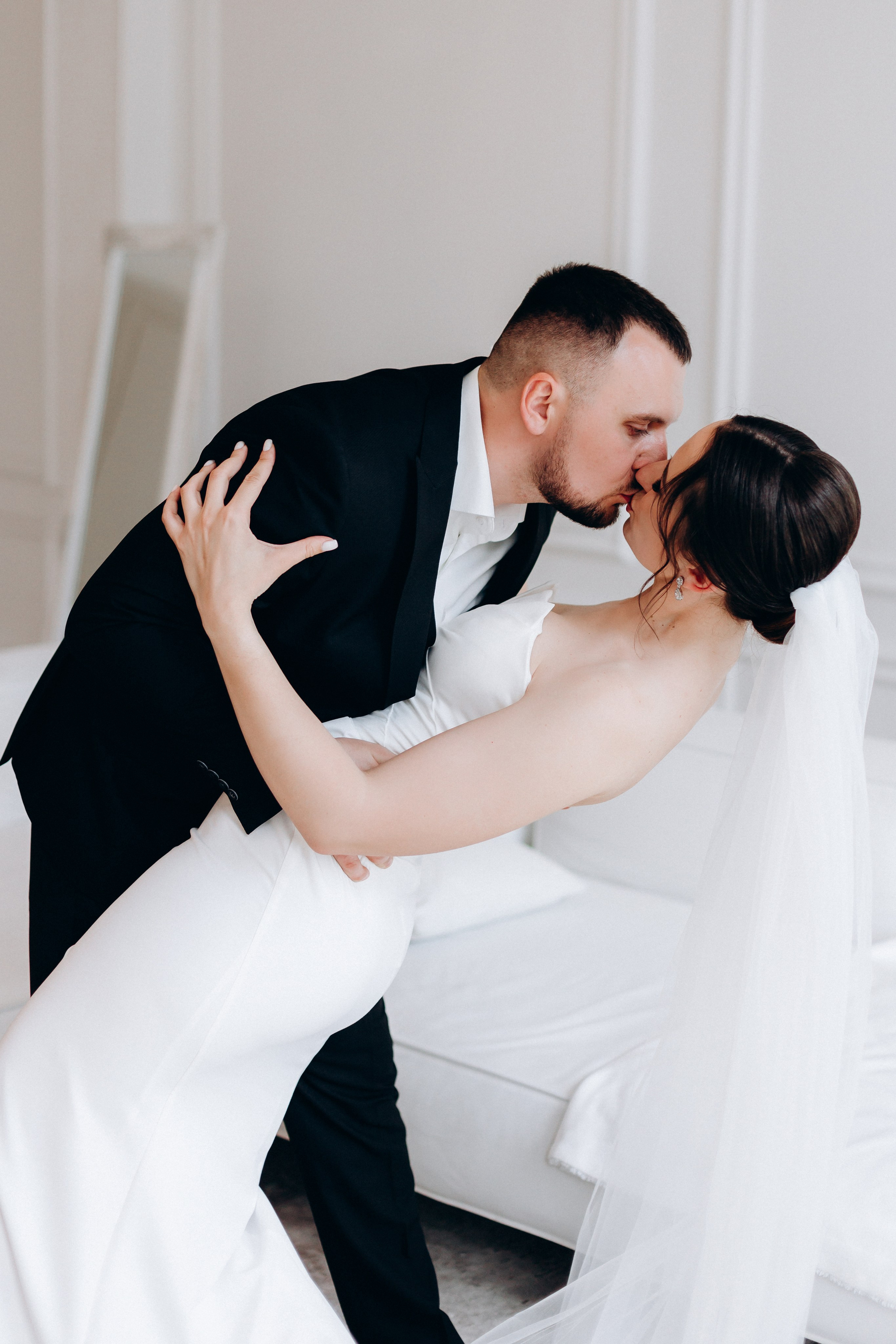 White Wedding. Wedding and Family Photograph