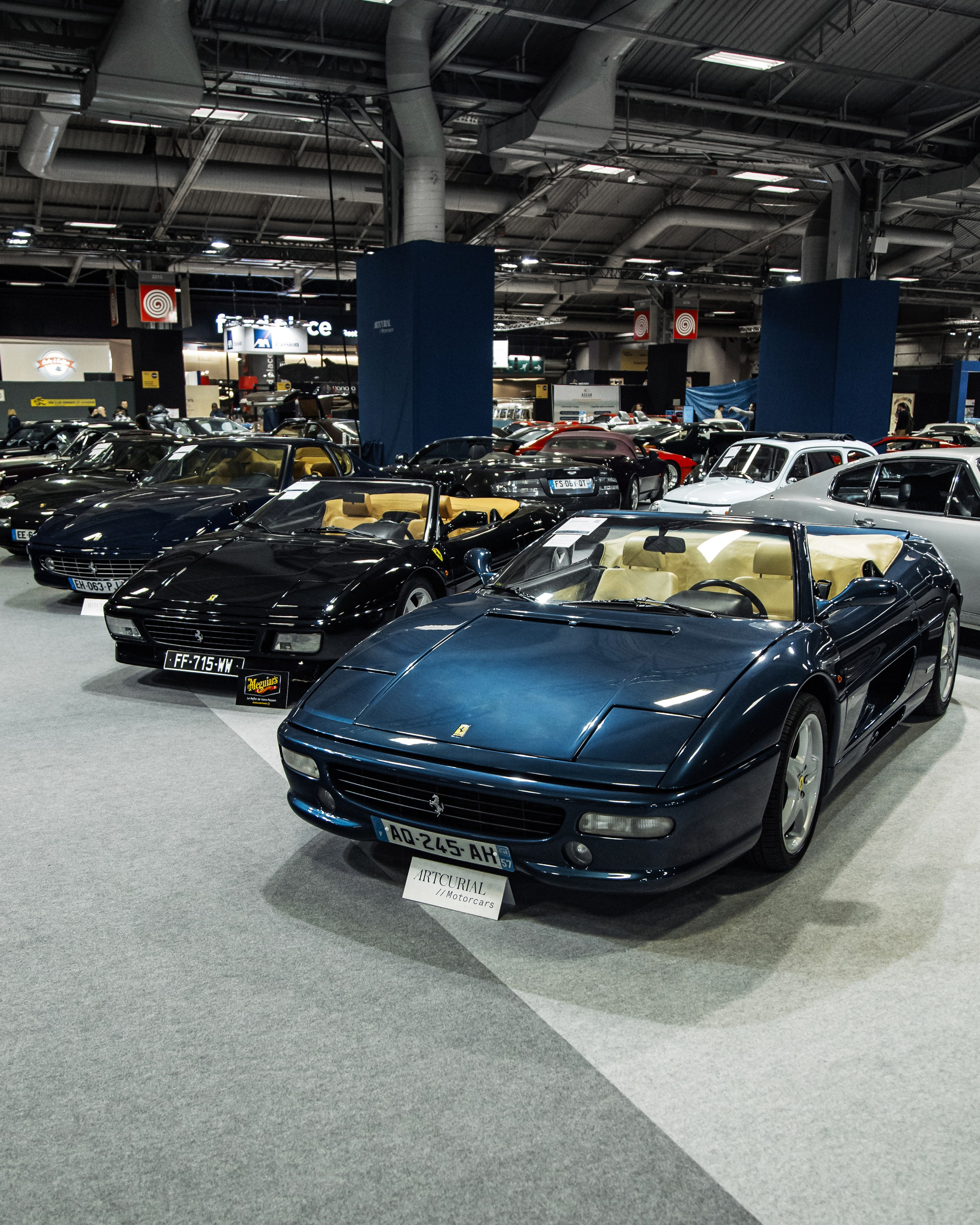 Retromobile 2023. Photographer in Paris — Vitalii Motruk