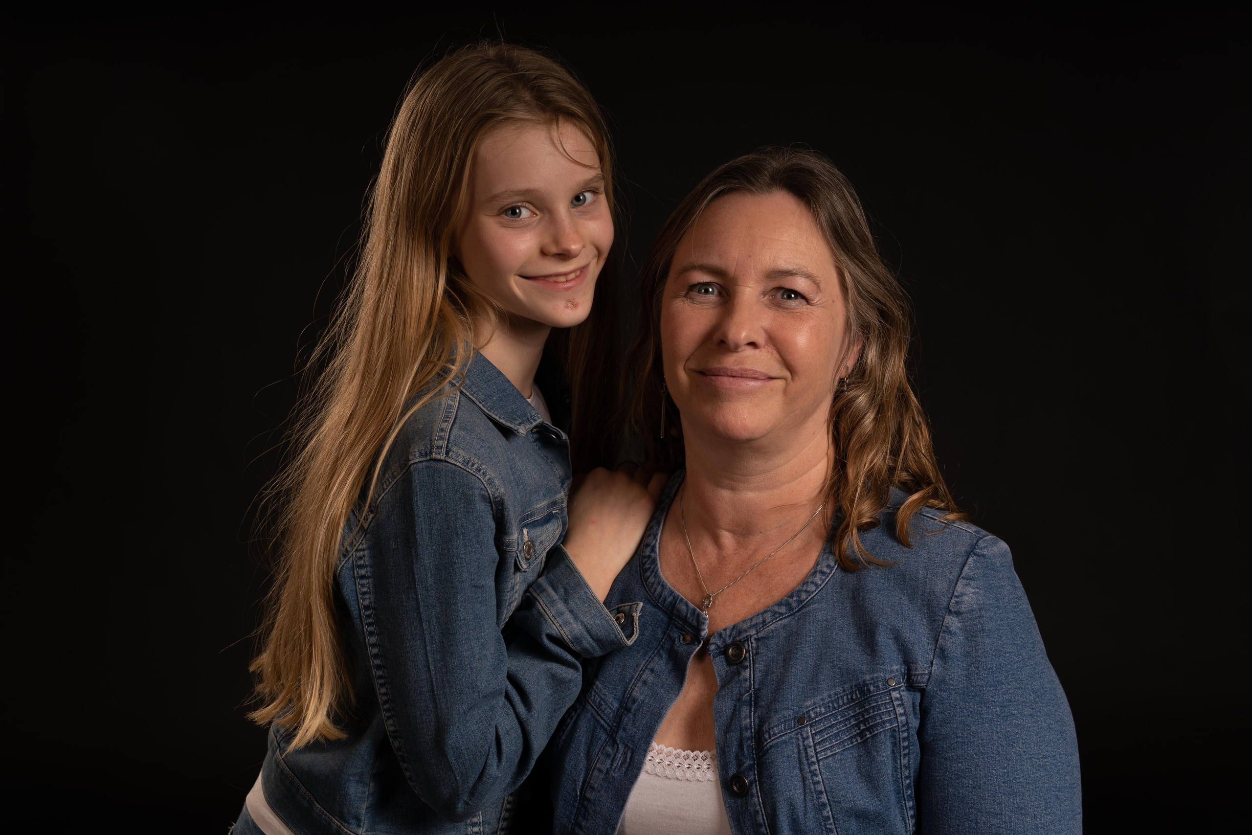 Tanja & Leandra. Tatyana Van Hedent een fotograaf te Zele, Oost-Vlaanderen