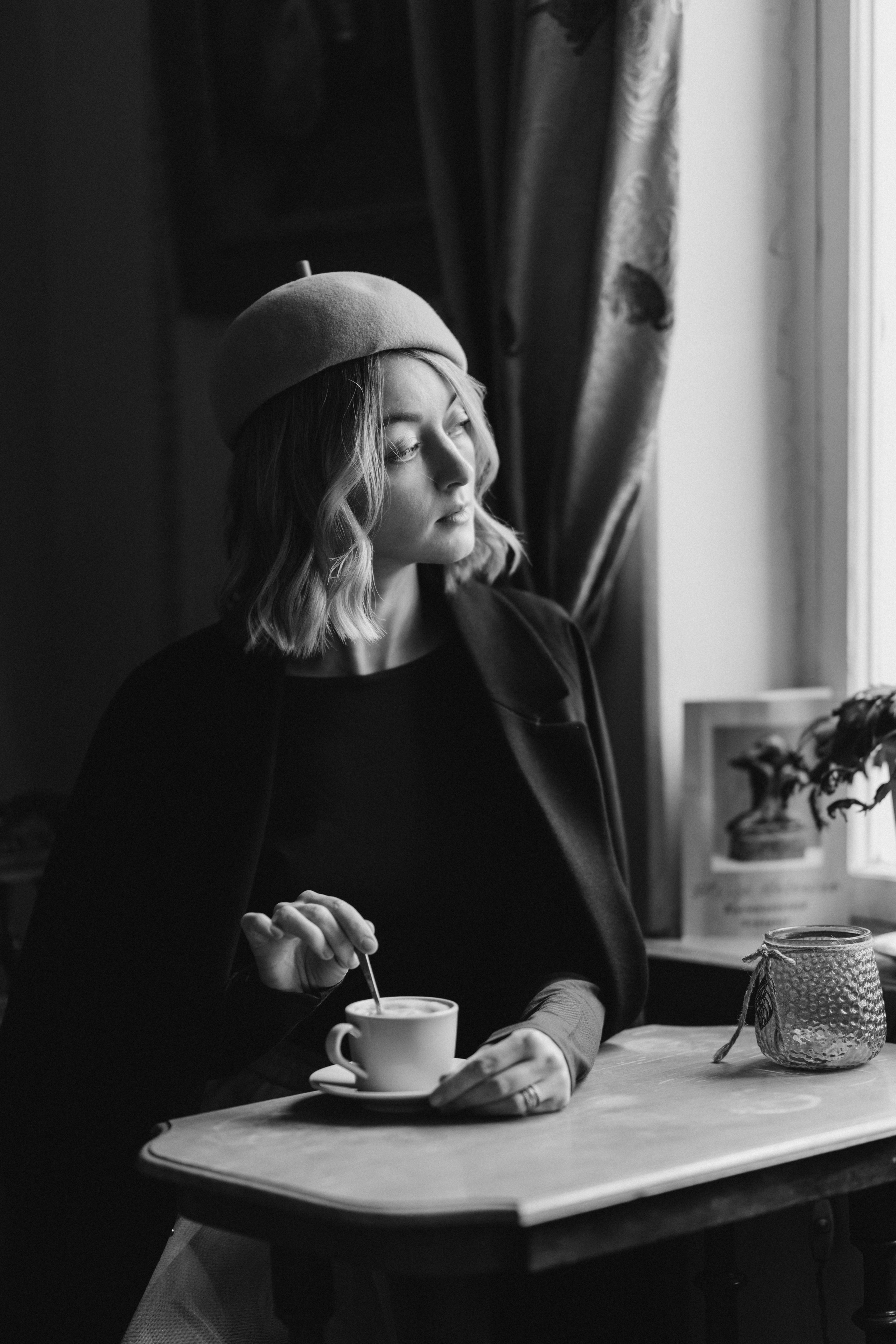 Woman phoshoot. Wedding and portrait photographer in Helsinki Vickan O