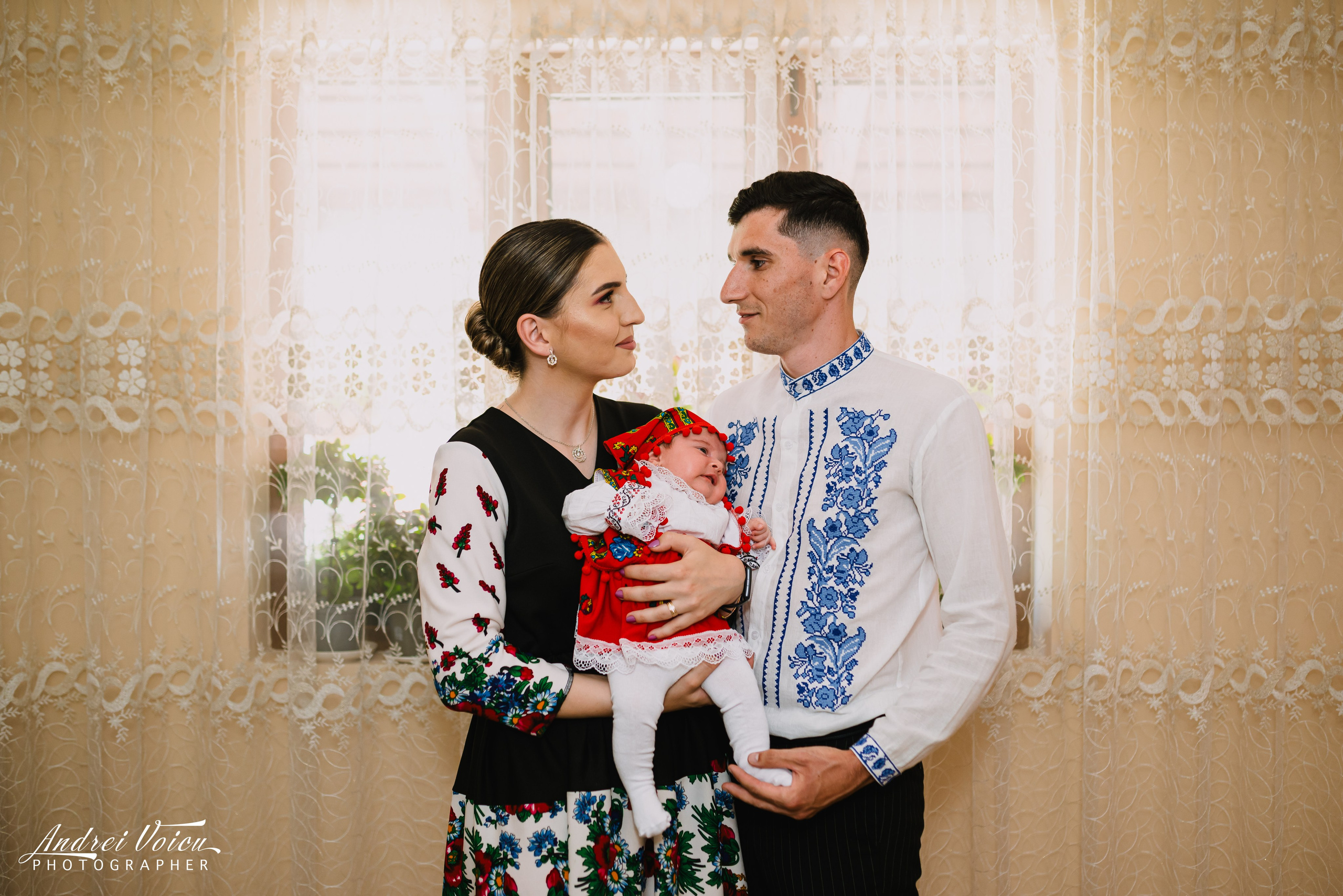 Fotografia de botez. Andrei Voicu Fotograf. Povești nescrise, surprinse atent