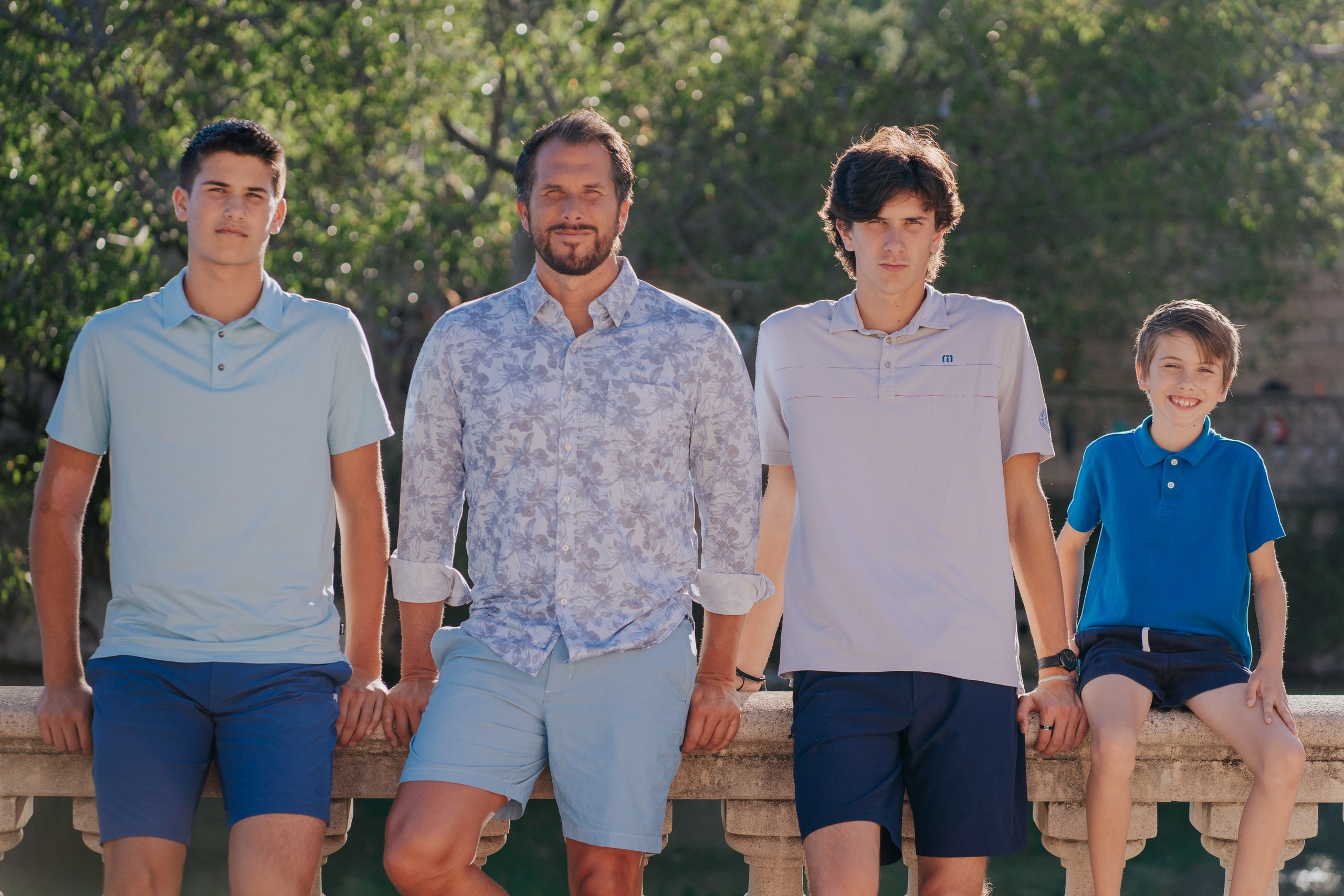 Barcelona Family Photoshoot — Family Photographer in Barcelona. DiaFoto — Wow Photographer in Barcelona | Premium Barcelona Photoshoot Experience