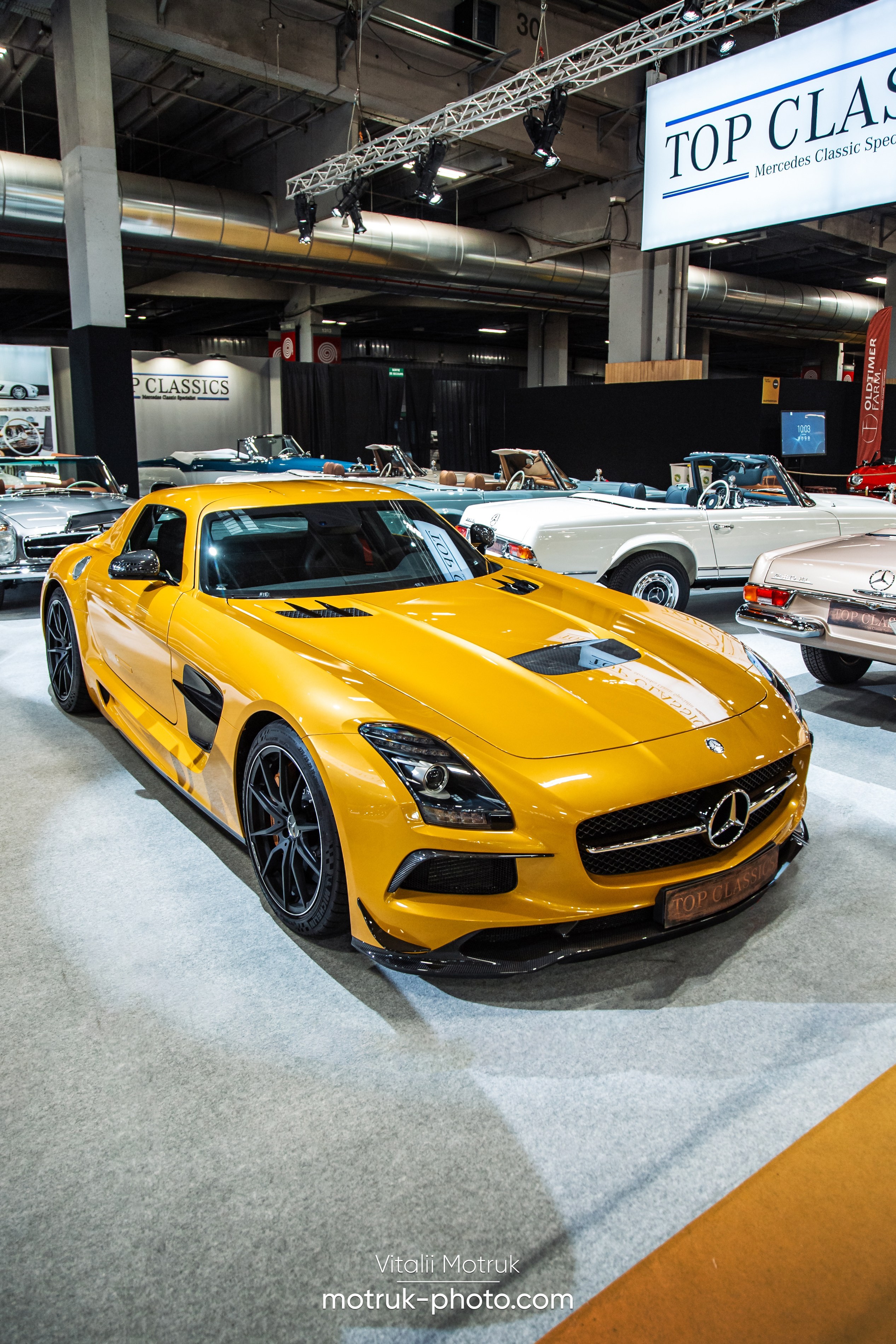 Retromobile 2023. Photographer in Paris — Vitalii Motruk