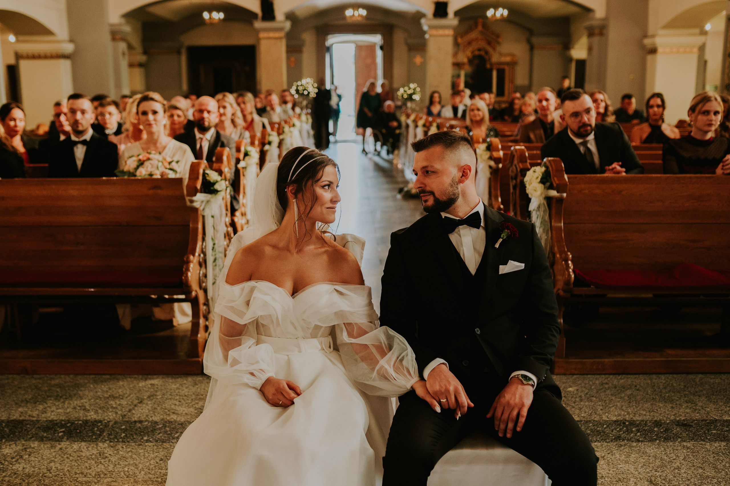 Sala Koralowa w Jaworzu: Opowieść o ślubie Nikoli i Kacpra. Karkowskafoto - fotografia miłości