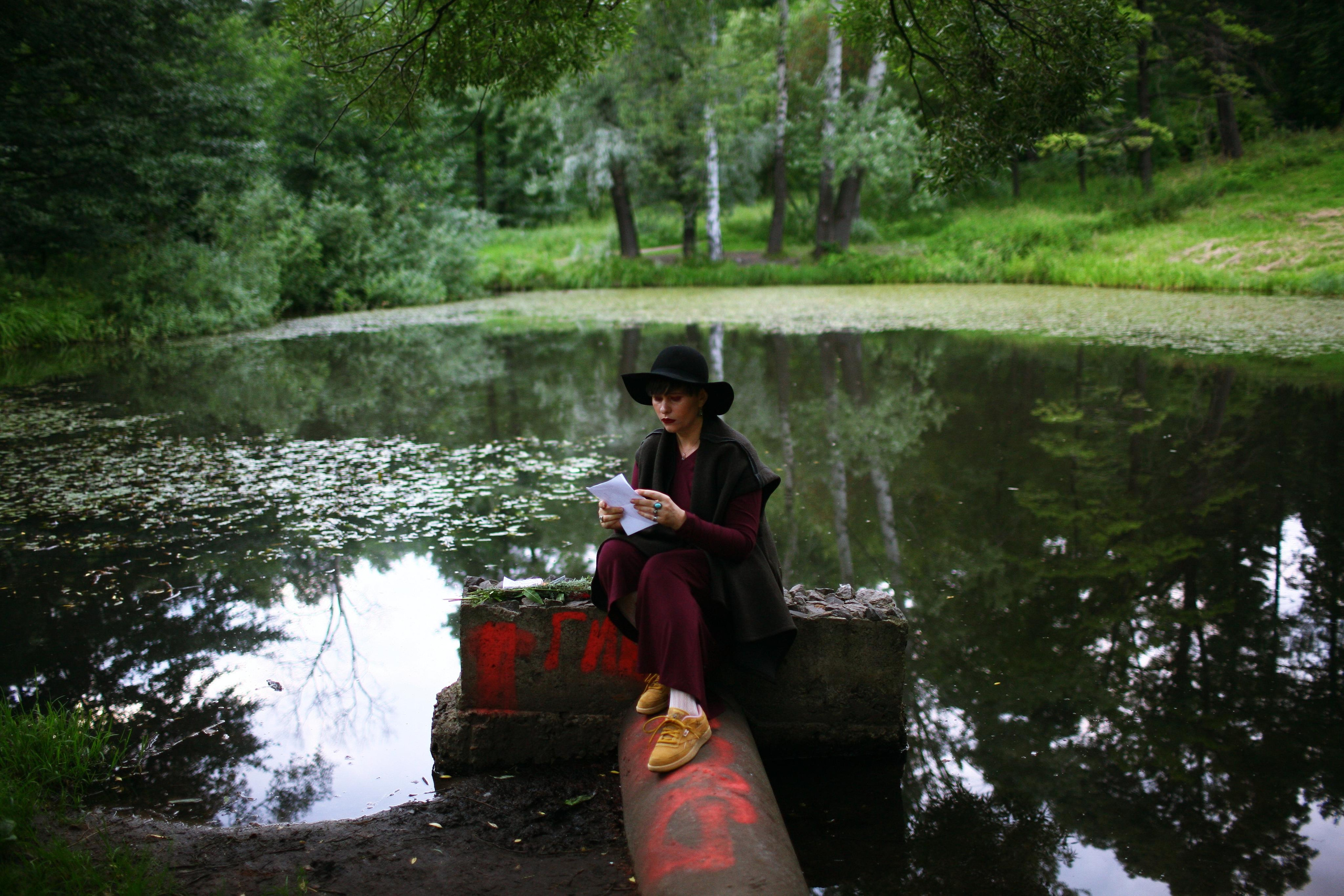 Anna and the fire. Victoria Dini. Art photography in London / Folkestone, UK