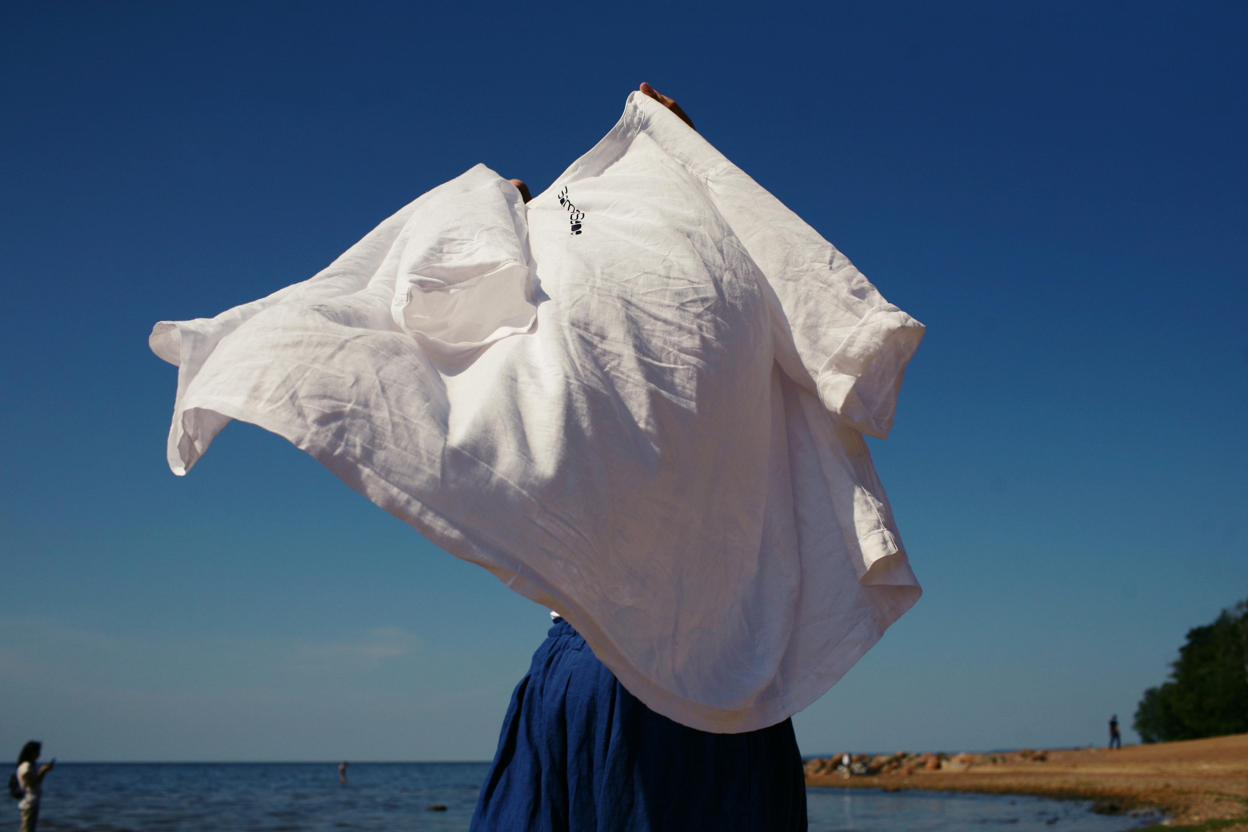 Anna, be herself. Water and sun. Victoria Dini. Art photography in London / Folkestone, UK