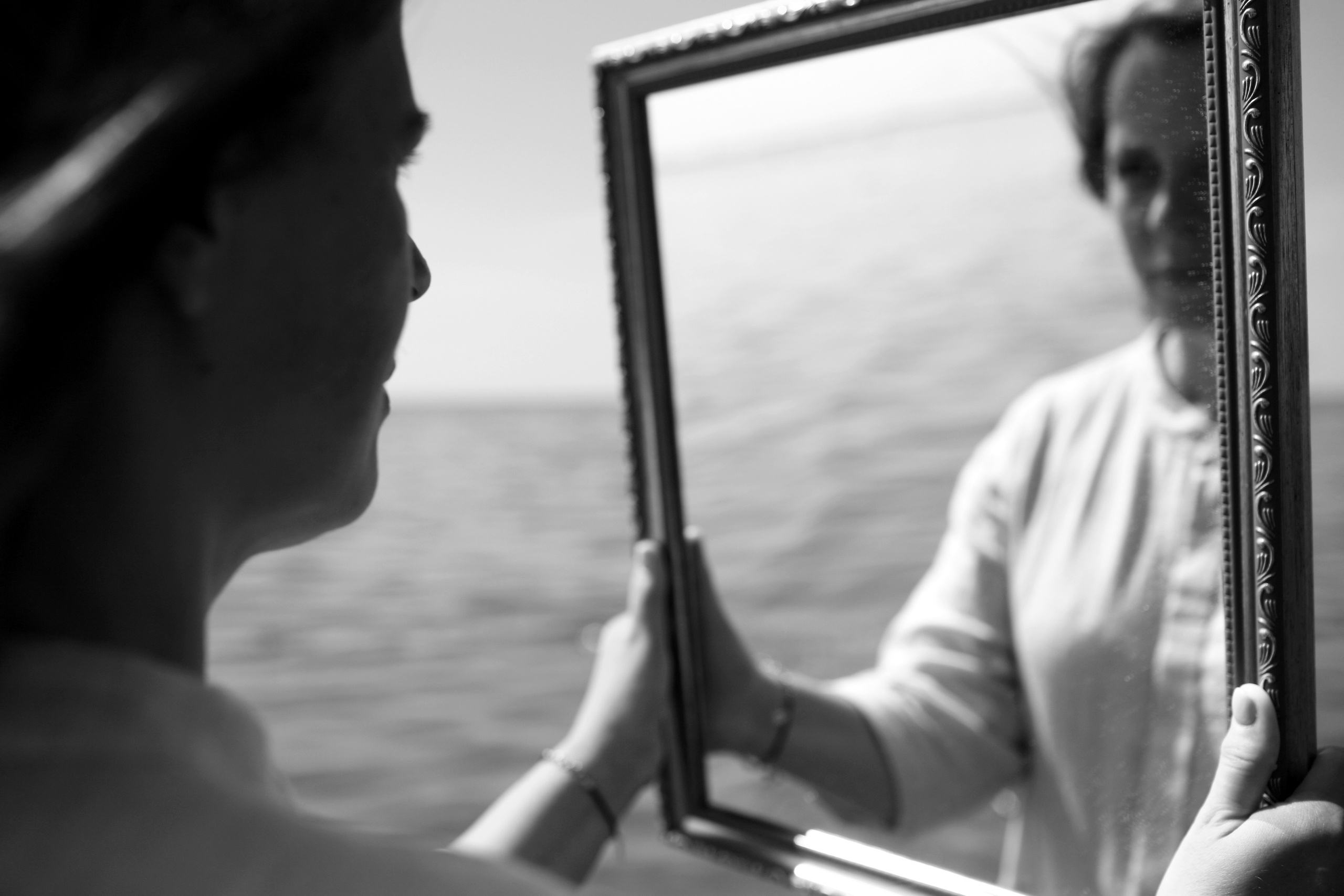 Anna, be herself. Water and sun. Victoria Dini. Art photography in London / Folkestone, UK