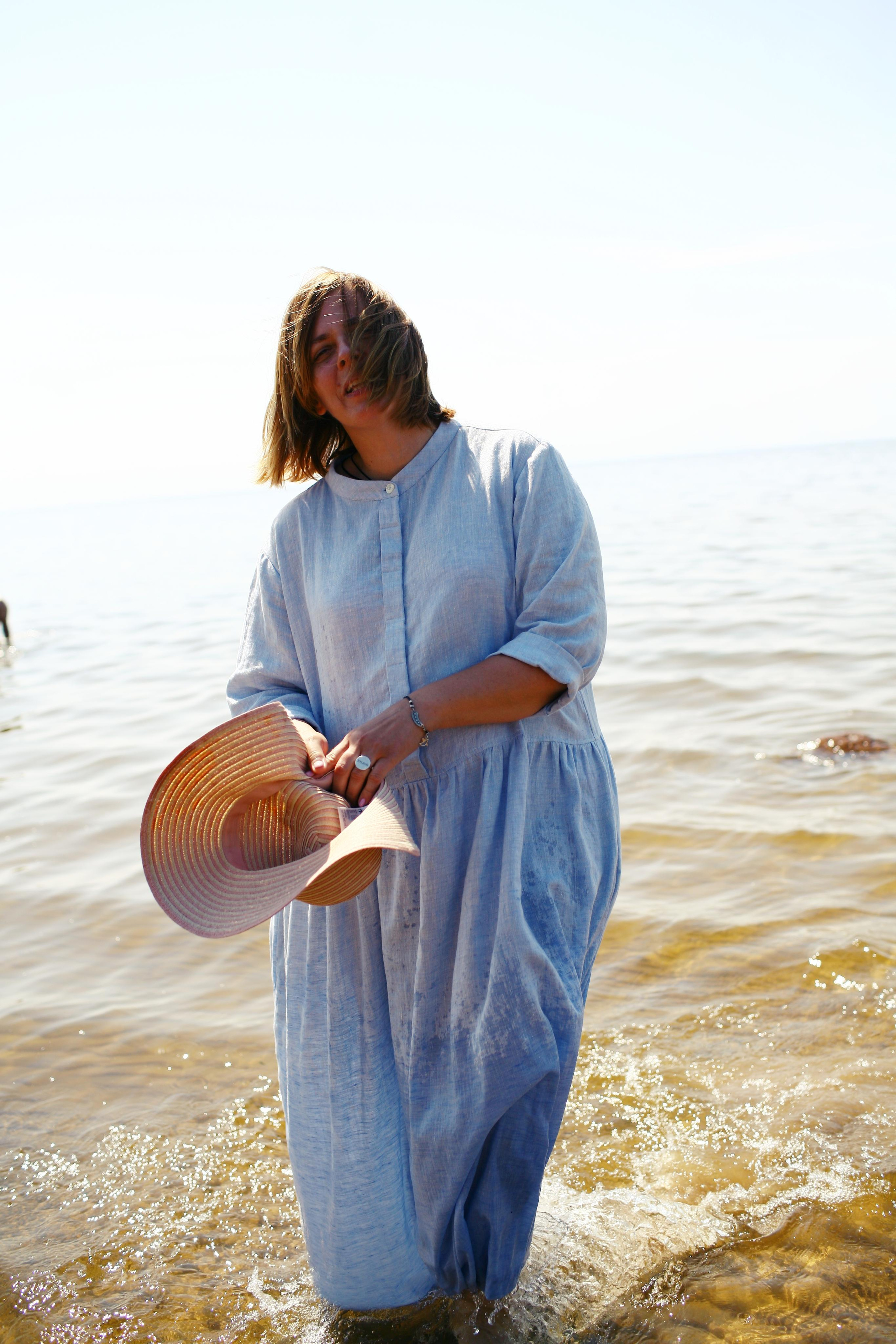 Anna, be herself. Water and sun. Victoria Dini. Art photography in London / Folkestone, UK