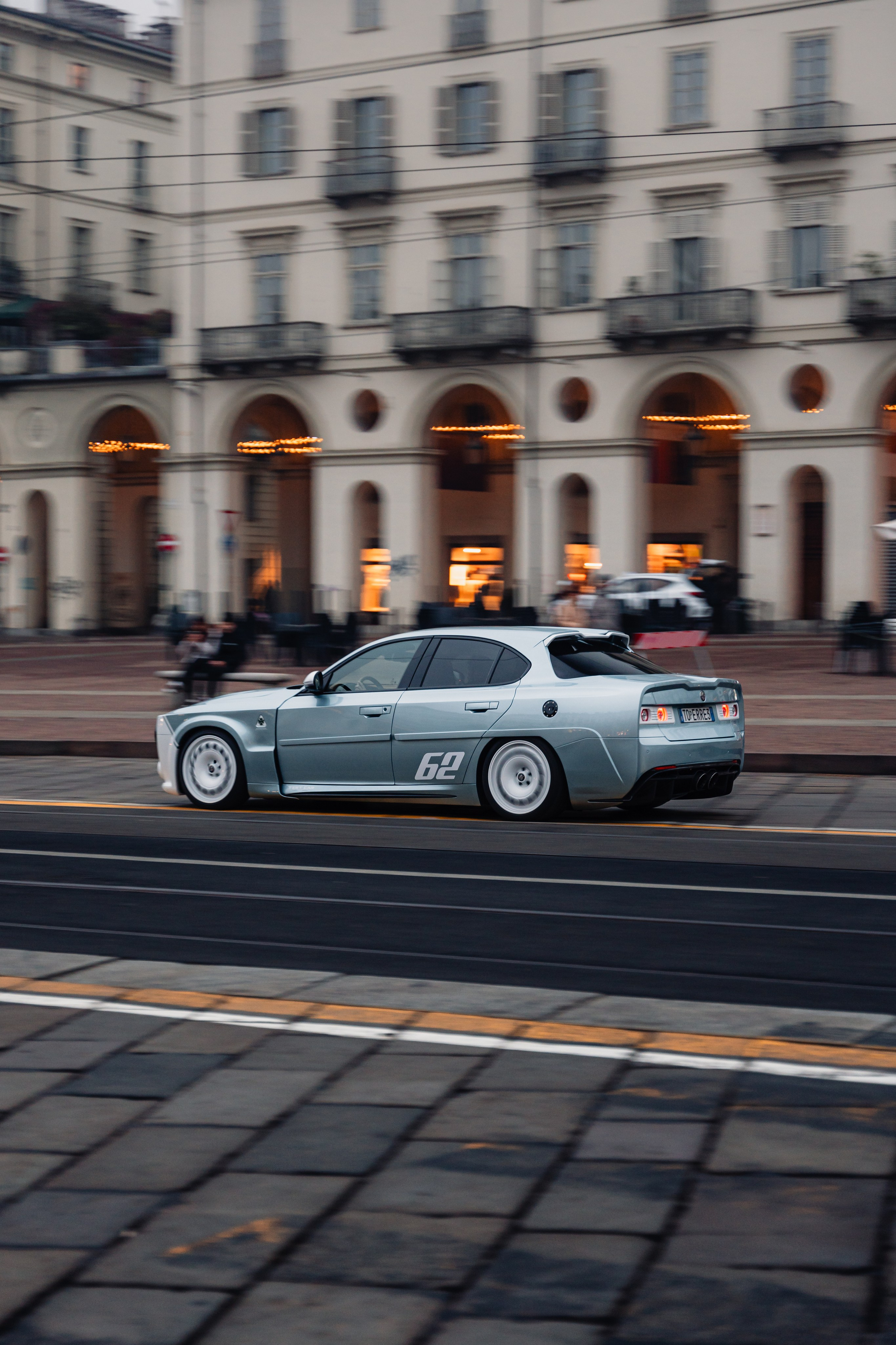 Afla Romeo Giulia ErreErre Fuoriserie. Photographe de voitures à Paris — Vitalii Motruk