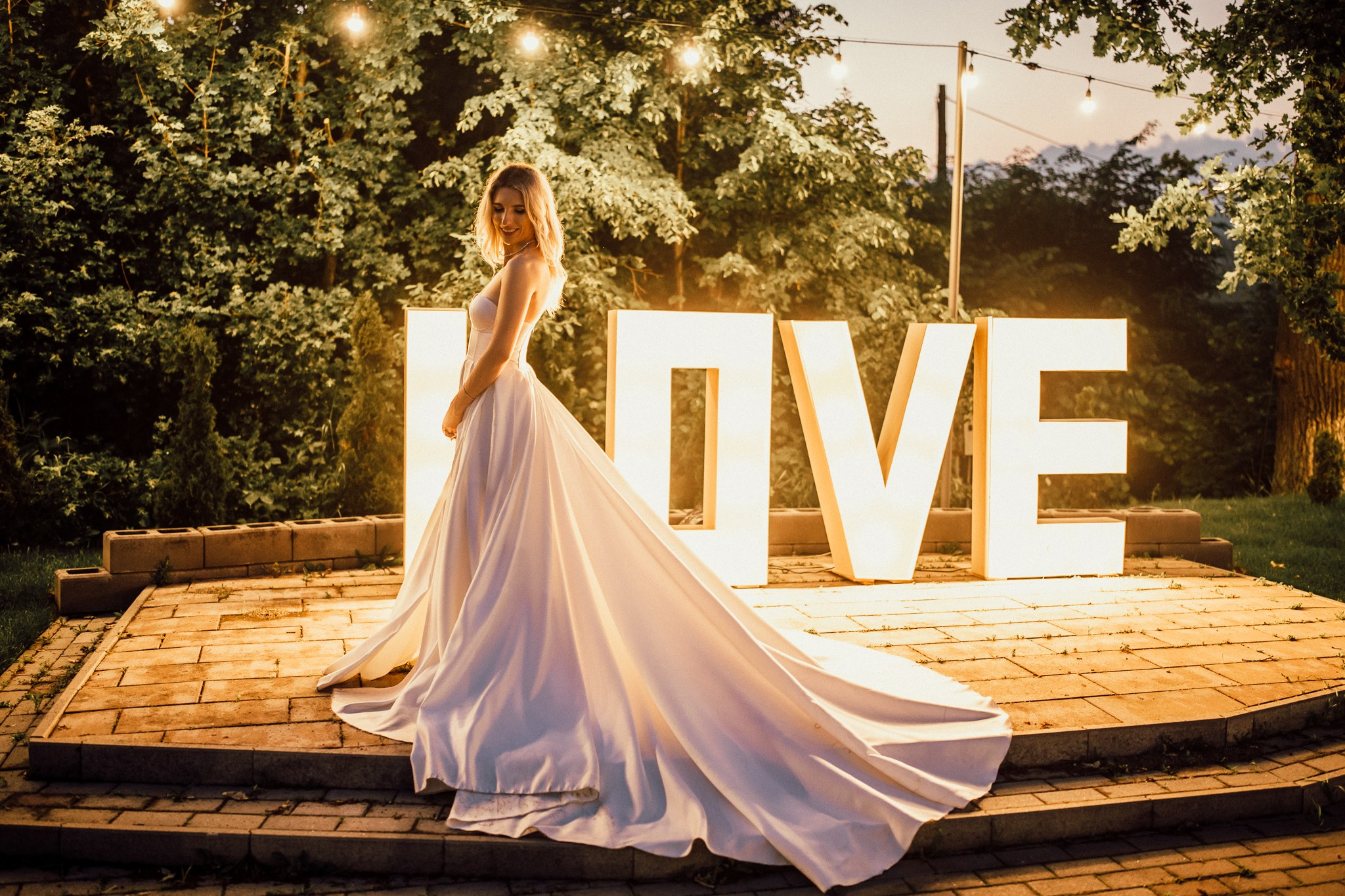 Fotografii de nuntă la Muzeul de artă Cluj-Napoca. Horatiu Fat: Fotograf si Videograf Profesionist Nunta Cluj-Napoca