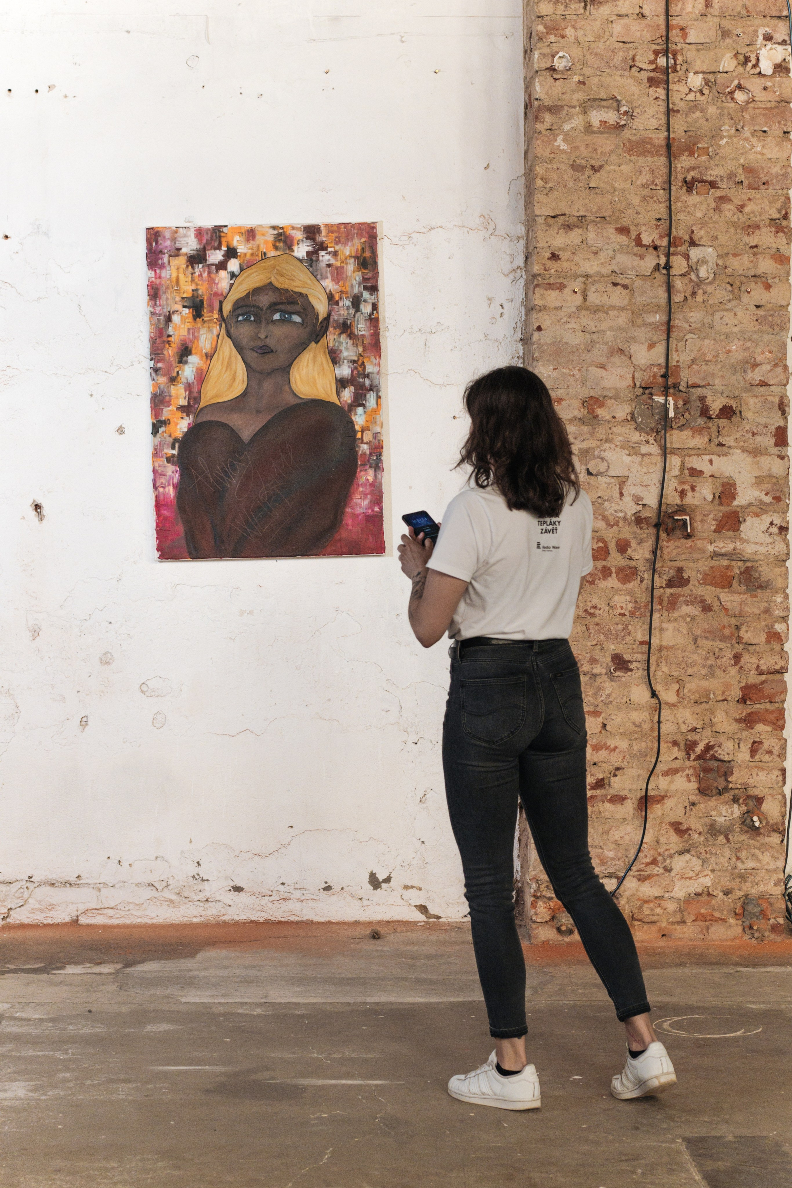 VERNISÁŽ. Dana Lišková — Empathetic Photographer | Introspective Artist |Neurodivergent Coach | Founder of Artepy.cz