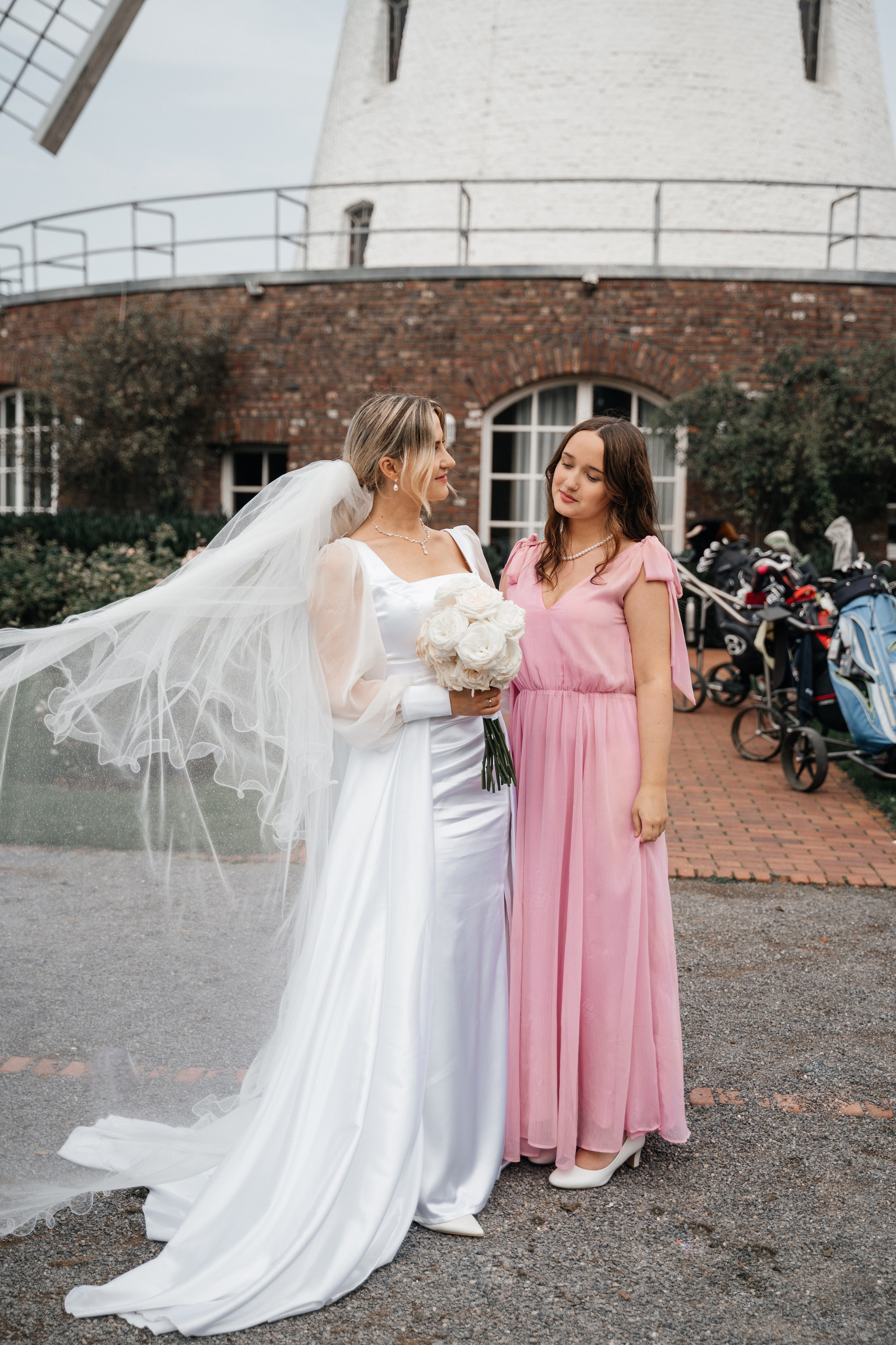 D & M im Restaurant Elfrather Mühle. Hochzeitsfotograf für Moers, Niederrhein, Düsseldorf, NRW und Deutschland