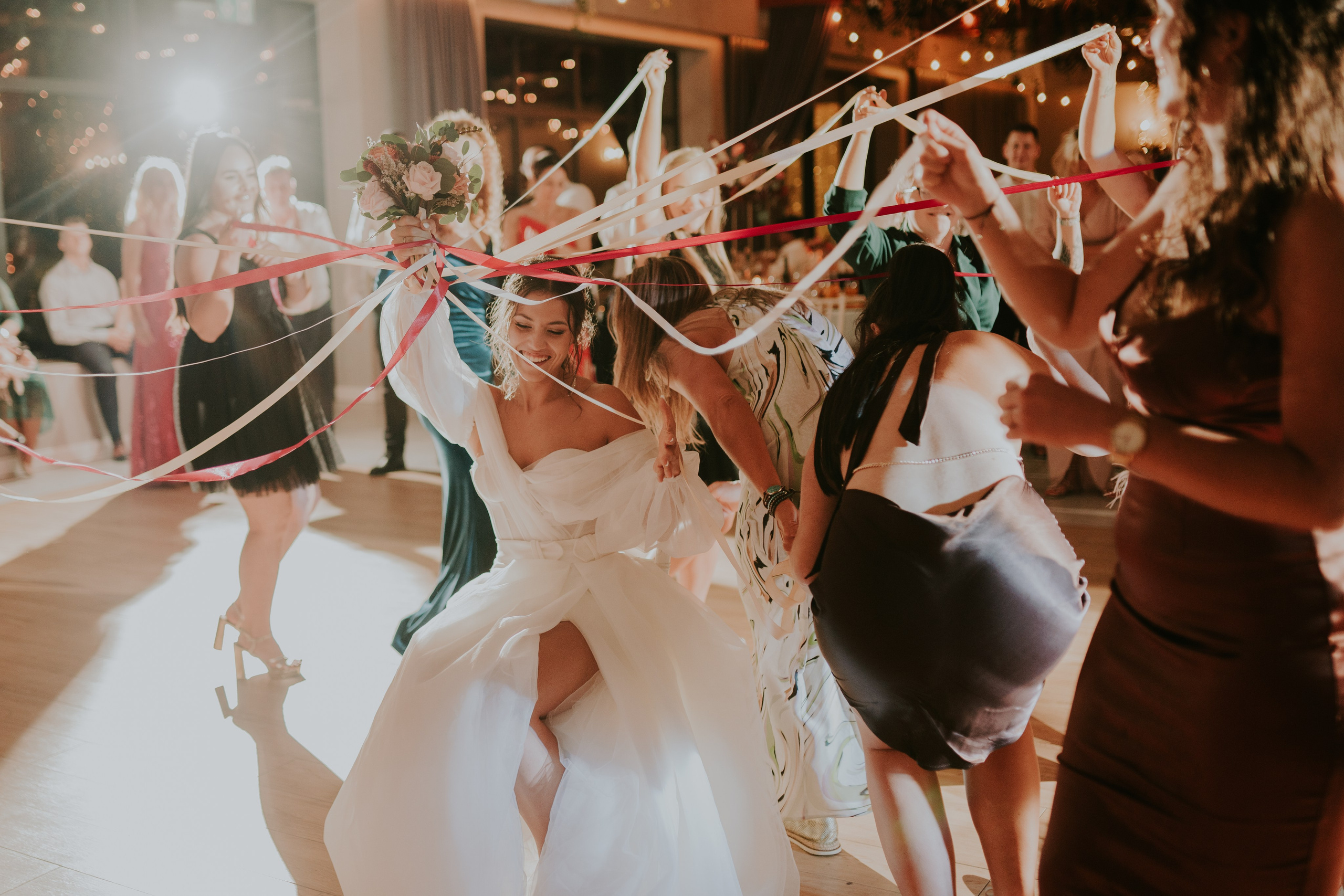 Sala Koralowa w Jaworzu: Opowieść o ślubie Nikoli i Kacpra. Karkowskafoto - fotografia miłości